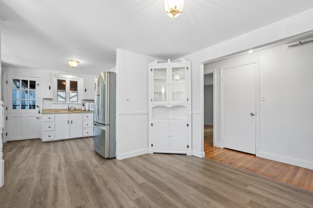 Weymouth, Massachusetts, 02190, United States, 2 Bedrooms Bedrooms, ,1 BathroomBathrooms,Residential,For Sale,1897259
