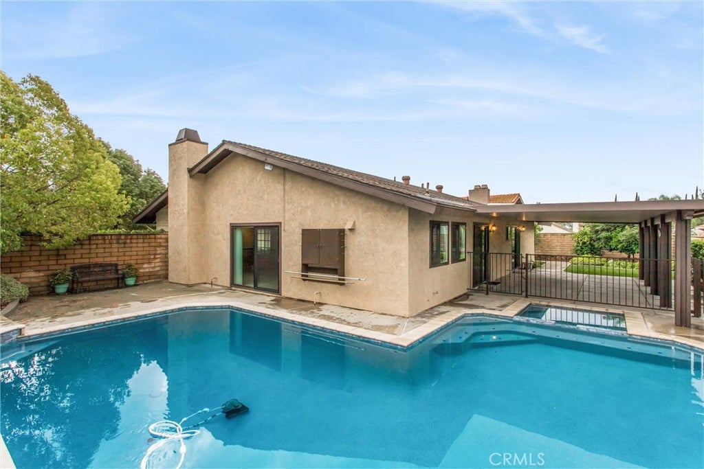 Redlands, California, 92373, United States, 4 Bedrooms Bedrooms, ,2 BathroomsBathrooms,Residential,For Sale,1994267