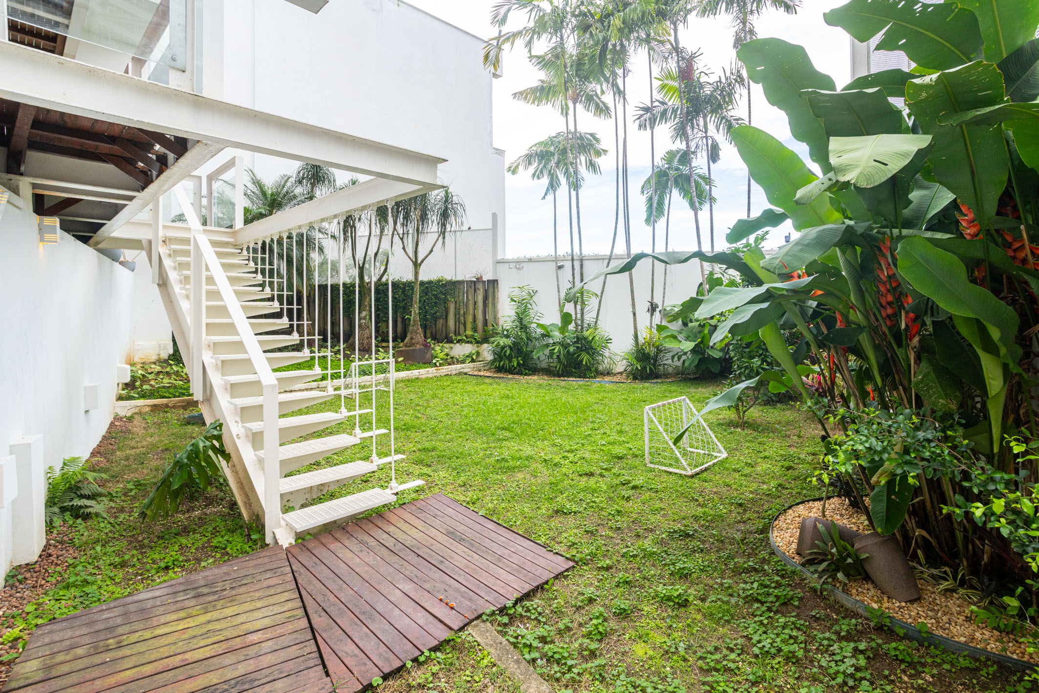  Modernist house with four suites and pool in Jardim Pernambuco - 物件實景