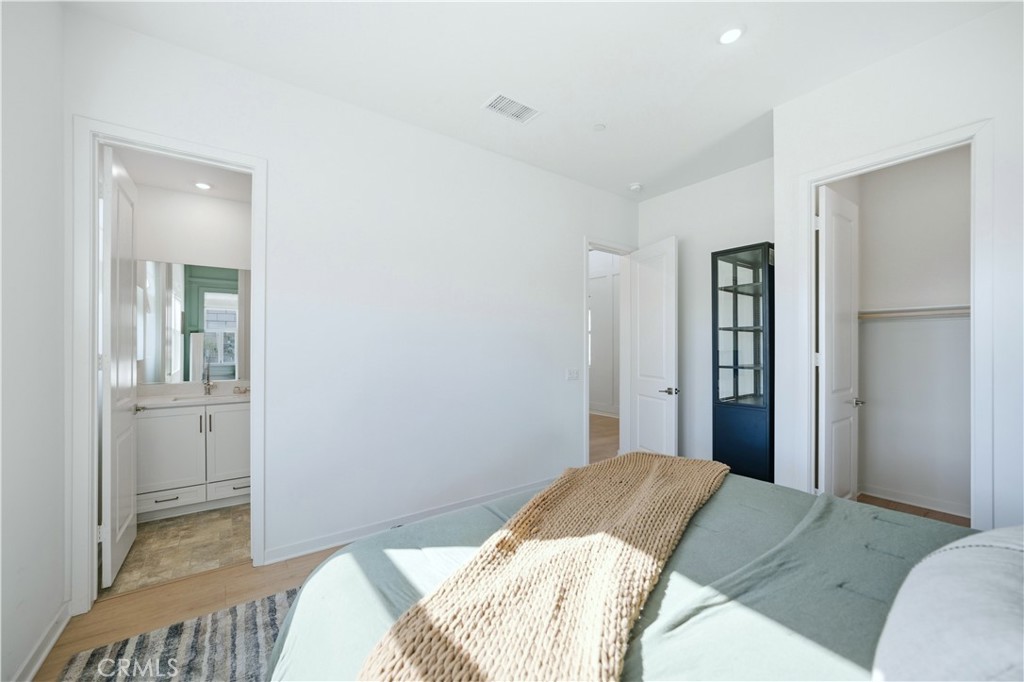 Fontana, California, 92336, United States, 4 Bedrooms Bedrooms, ,3 BathroomsBathrooms,Residential,For Sale,1995371