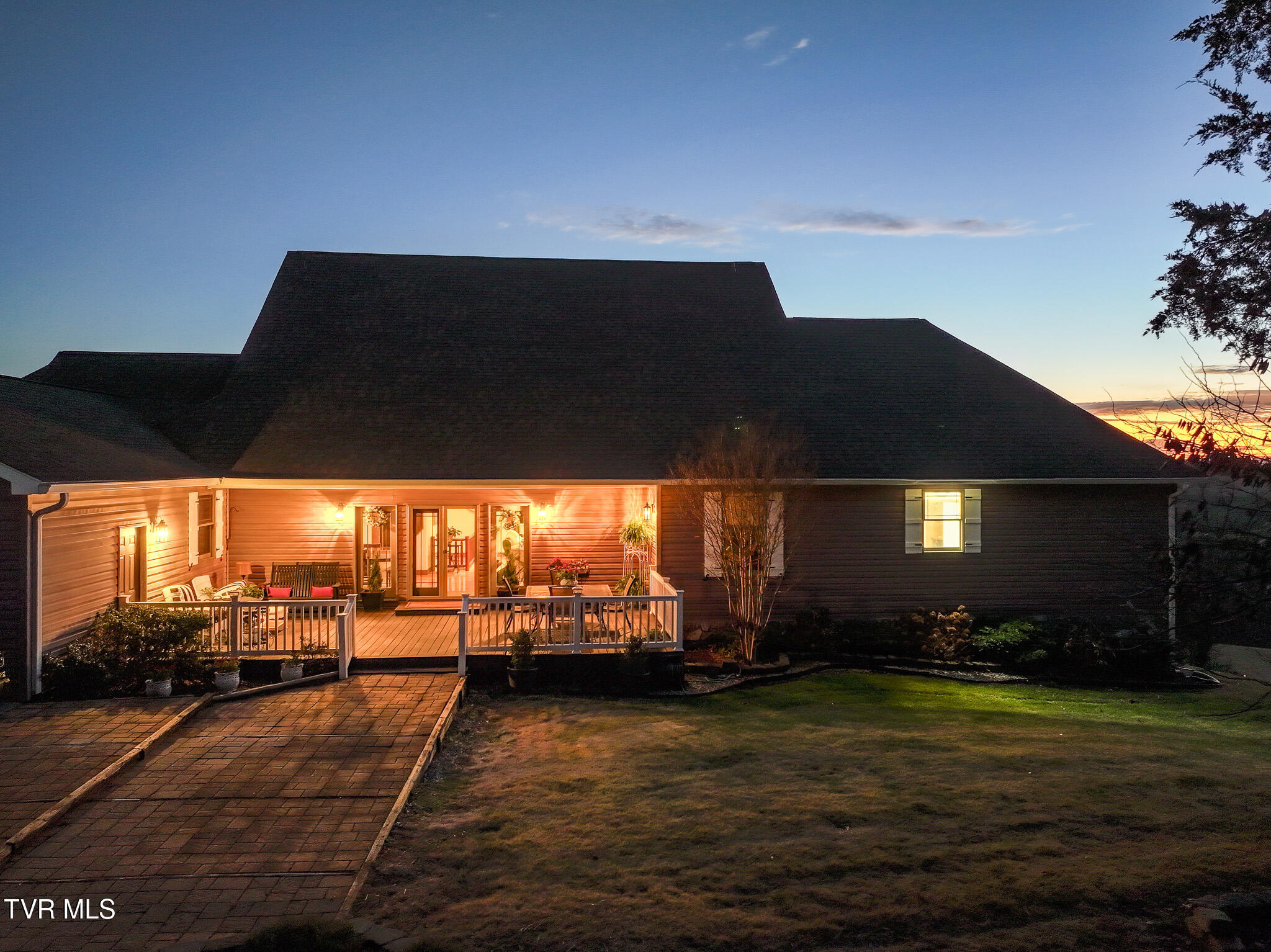 Parrottsville, Tennessee, 37843, United States, 5 Bedrooms Bedrooms, ,4 BathroomsBathrooms,Residential,For Sale,2005757