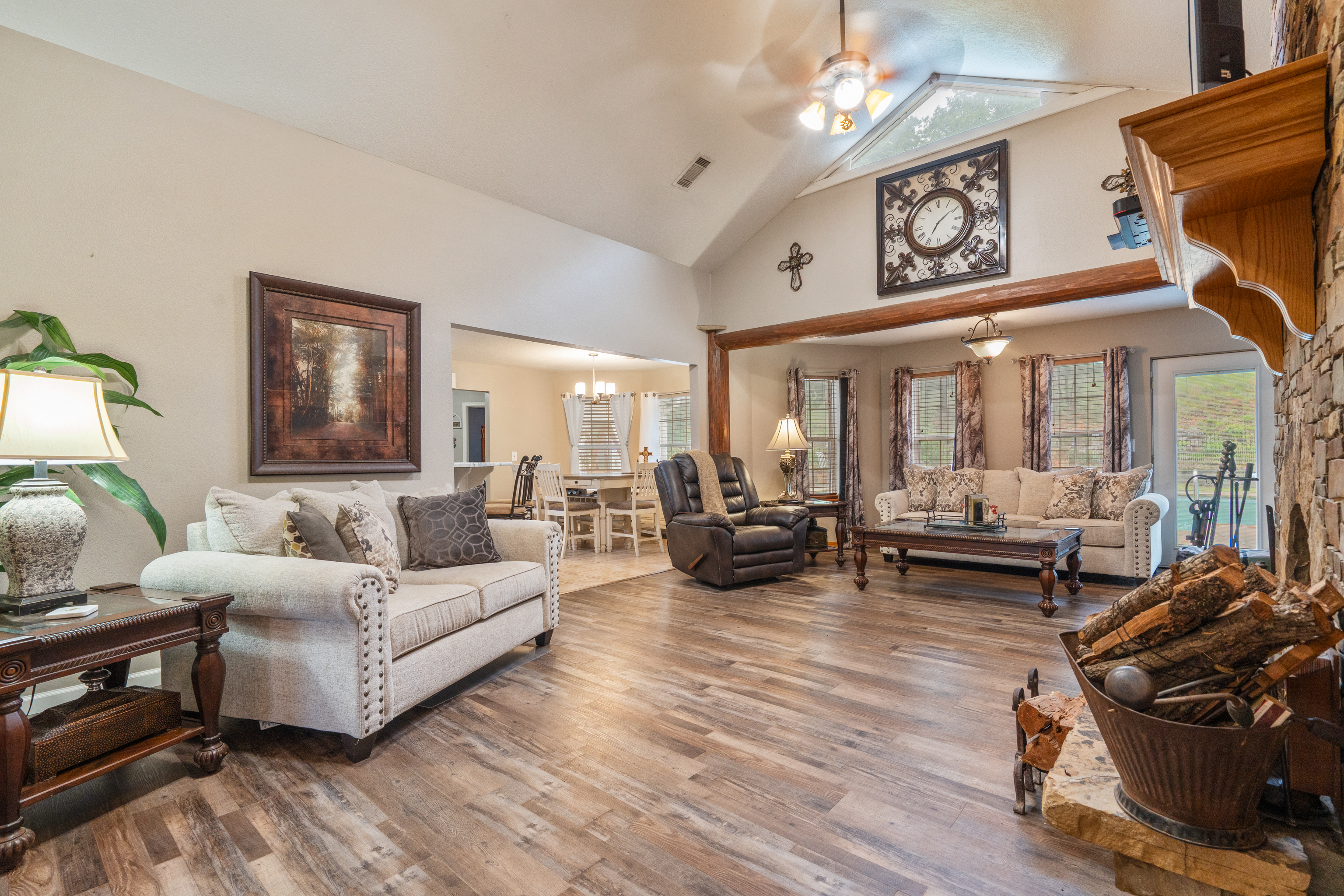 Glenwood, Arkansas, 71943, United States, 4 Bedrooms Bedrooms, ,4 BathroomsBathrooms,Residential,For Sale,1819538