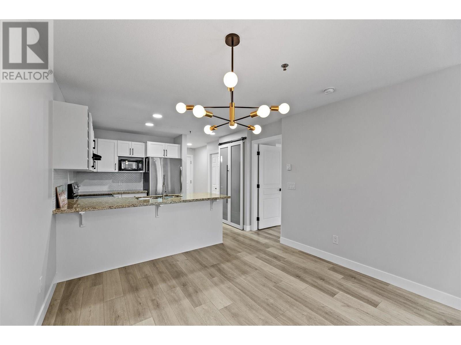 KELOWNA, British Columbia, V1Y 9Z1, CA, 2 Bedrooms Bedrooms, ,2 BathroomsBathrooms,Residential,For Sale,1895664