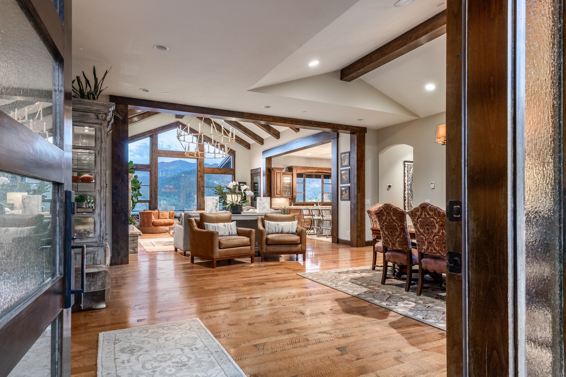  Luxury Custom Home in the Coveted Woods of Parleys Lane - 物件實景