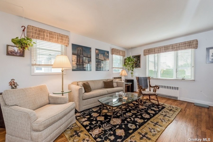 29 Croydon Drive, Bellmore, New York, 11710, United States, 4 Bedrooms Bedrooms, ,2 BathroomsBathrooms,Residential,For Sale,29 Croydon Drive,1433181