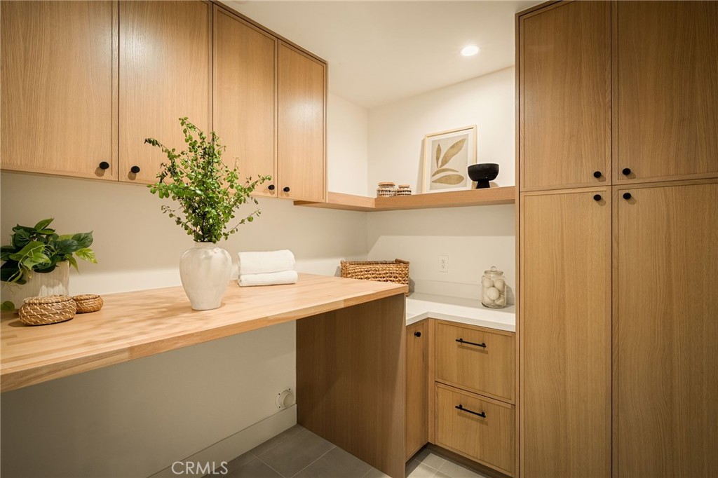 Valley Village, California, 91607, United States, 3 Bedrooms Bedrooms, ,3 BathroomsBathrooms,Residential,For Sale,2002294