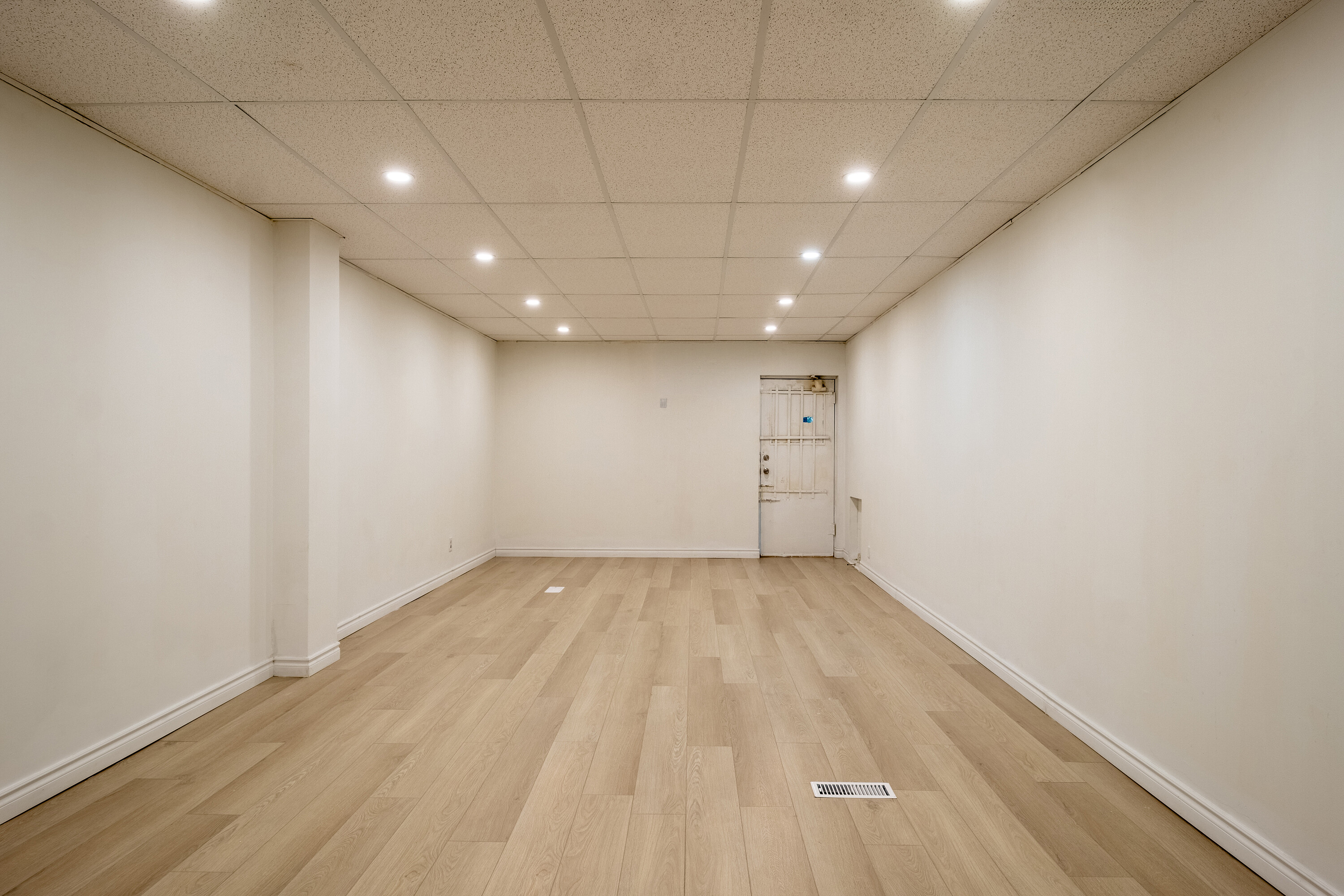  641 St Clair Ave W - 物件實景