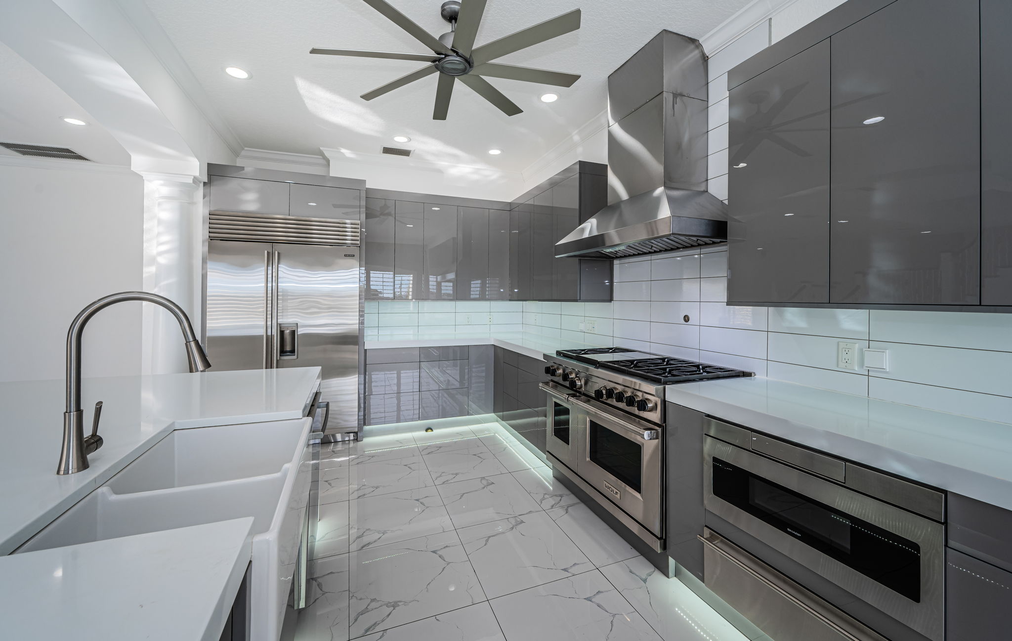 St Petersburg, Florida, 33707, United States, 4 Bedrooms Bedrooms, ,3 BathroomsBathrooms,Residential,For Sale,1992370