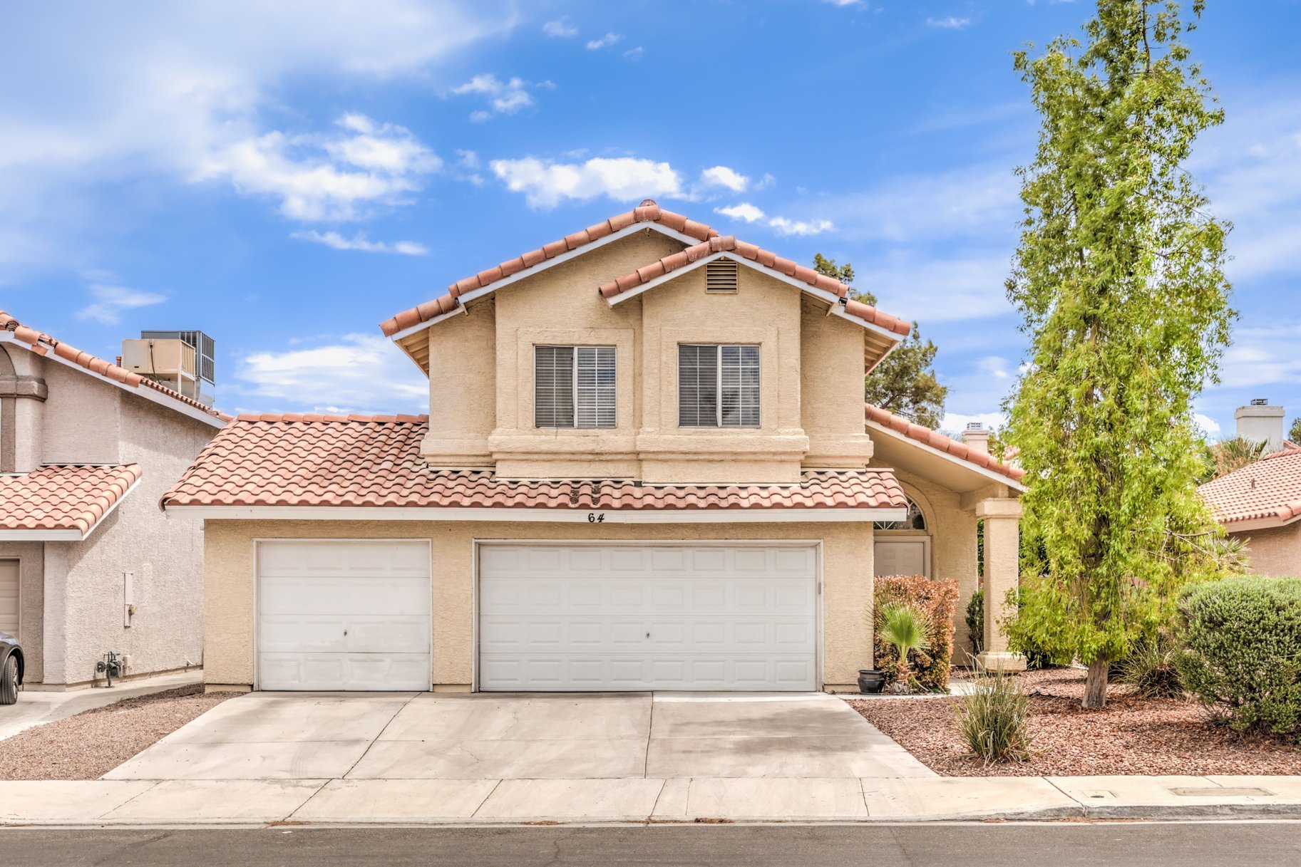  Fresh, Spacious & Move-In Ready — Green Valley Home on an Oversized Lot - 物件實景