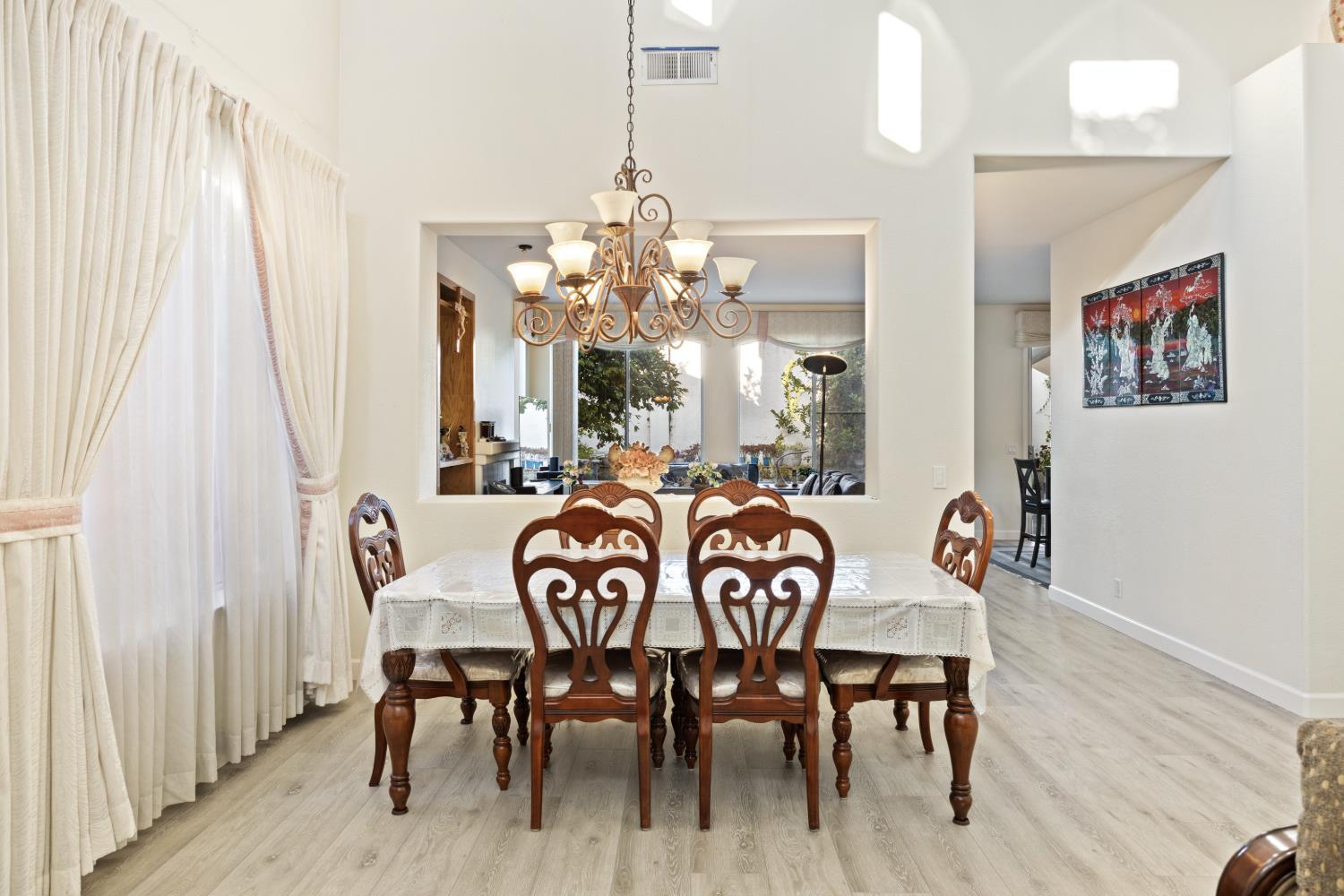 San Jose, California, 95132, United States, 5 Bedrooms Bedrooms, ,3 BathroomsBathrooms,Residential,For Sale,2048676