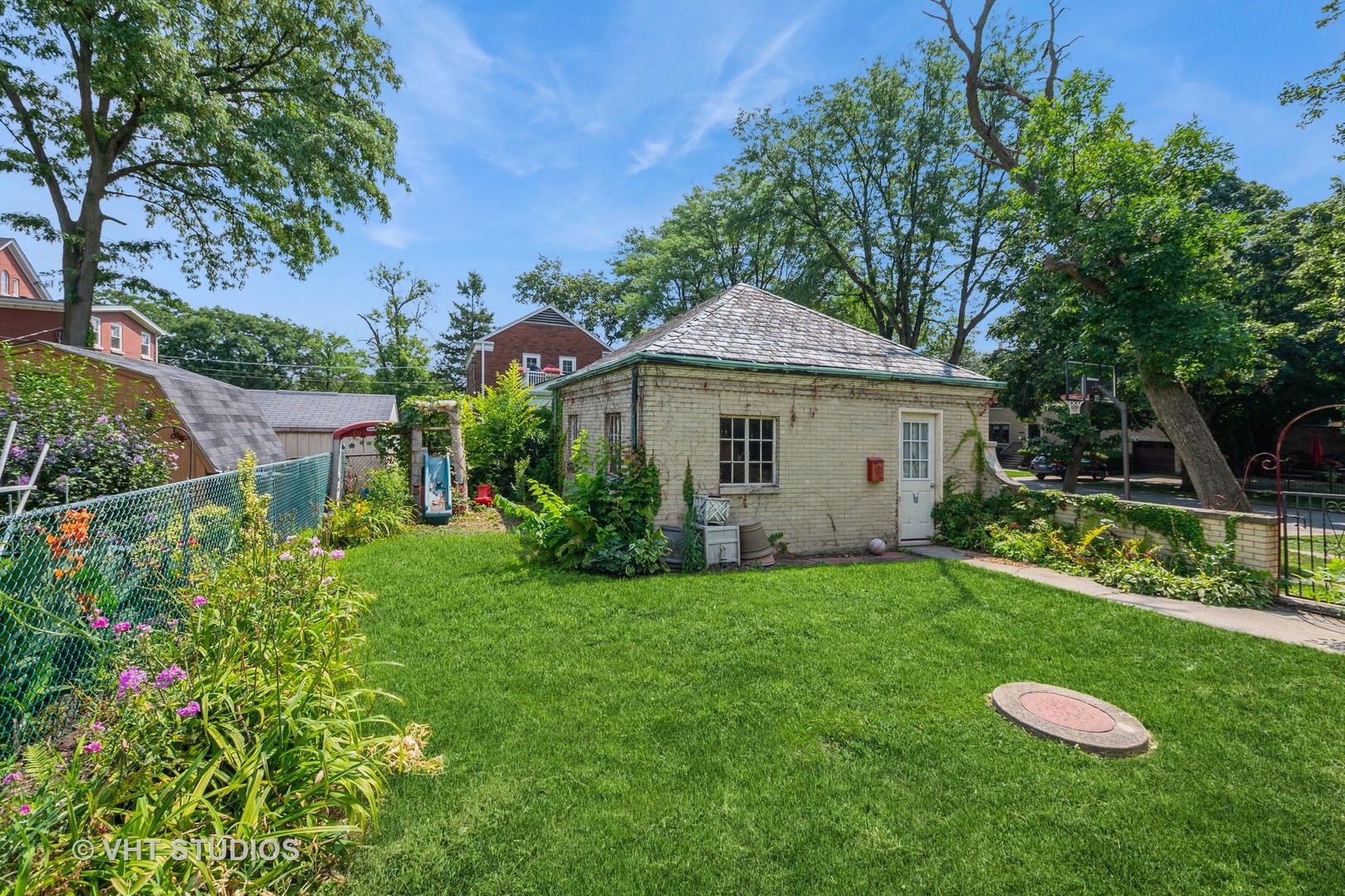 Chicago, Illinois, 60643, United States, 4 Bedrooms Bedrooms, ,3 BathroomsBathrooms,Residential,For Sale,1910863