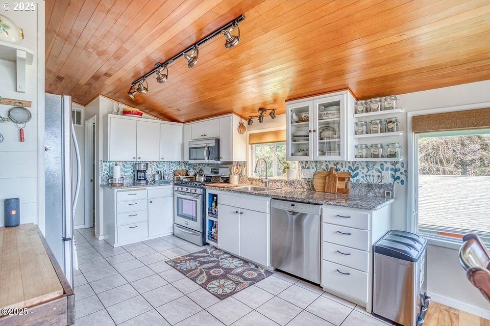 South Beach, Oregon, 97366, United States, 2 Bedrooms Bedrooms, ,2 BathroomsBathrooms,Residential,For Sale,1762023