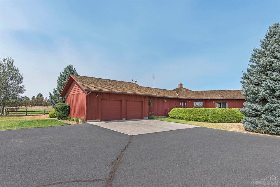 Sisters, Oregon, 97759, United States, 3 Bedrooms Bedrooms, ,3 BathroomsBathrooms,Residential,For Sale,1917351