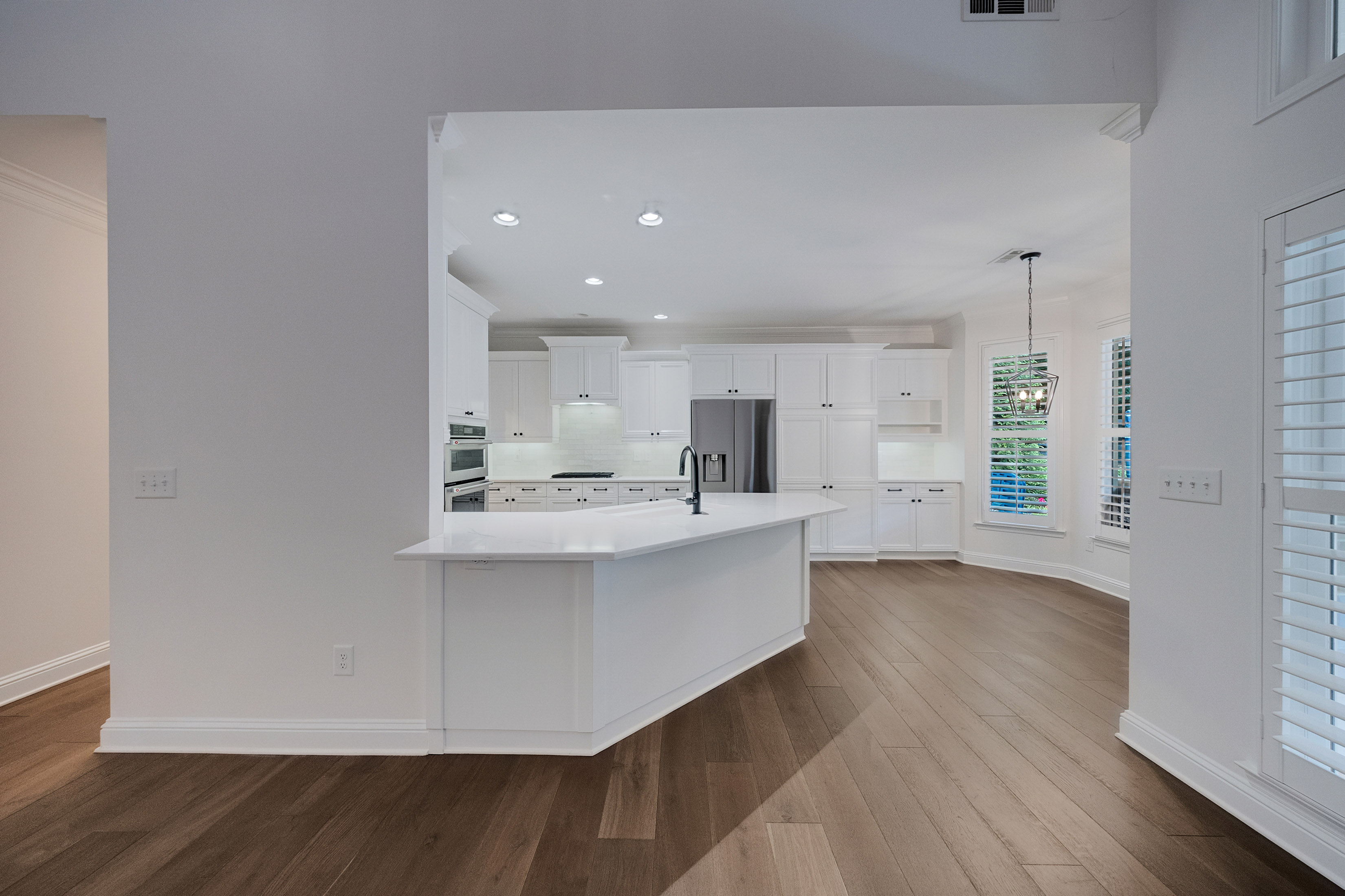  Stunning Craftsman-Style Home Featuring a Desirable Primary Suite on Main Level - 物件實景
