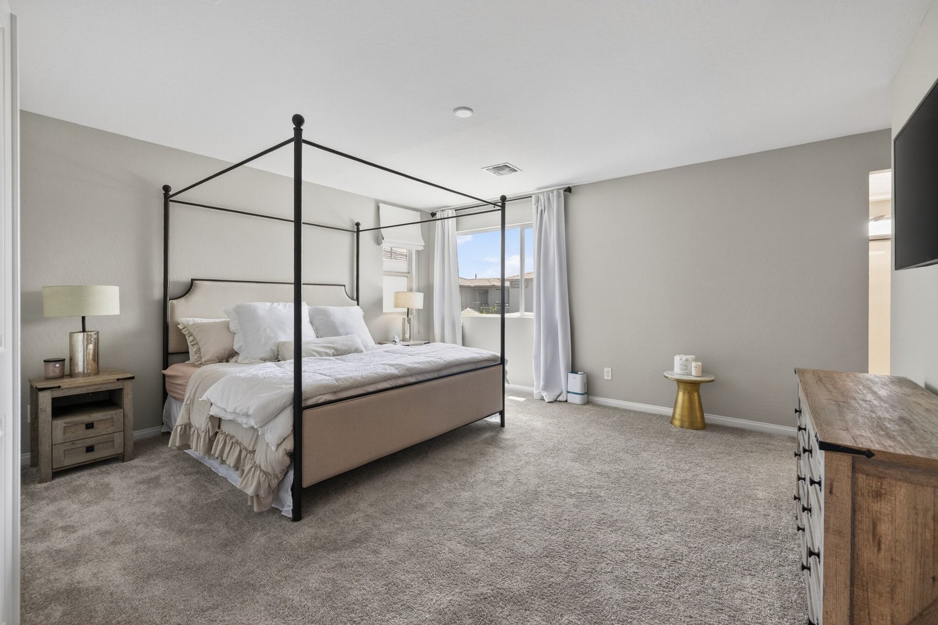  Exceptionally Kept Home inside the Golden Zip Code - 物件實景