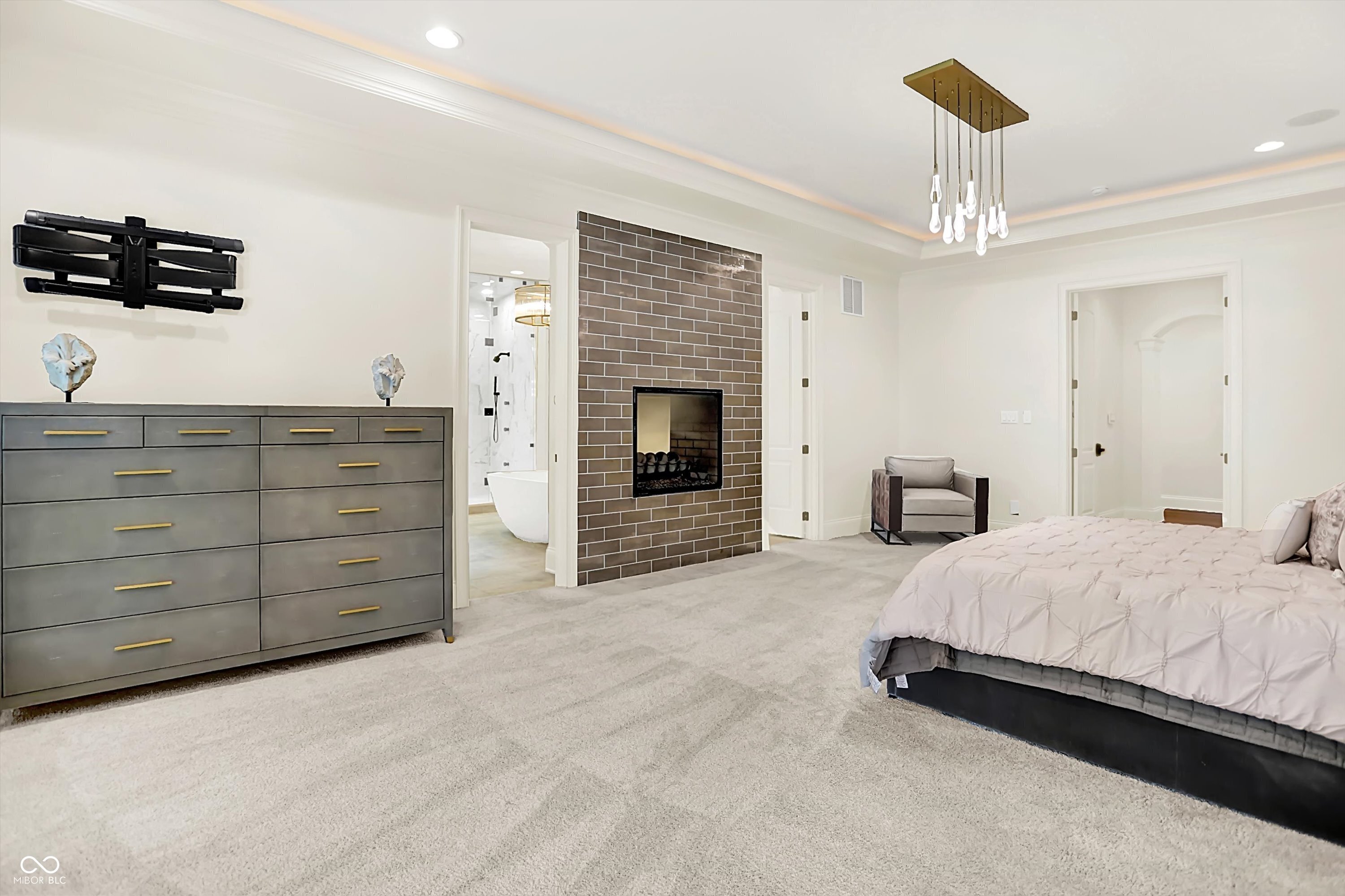 Noblesville, Indiana, 46062, United States, 6 Bedrooms Bedrooms, ,9 BathroomsBathrooms,Residential,For Sale,1979033