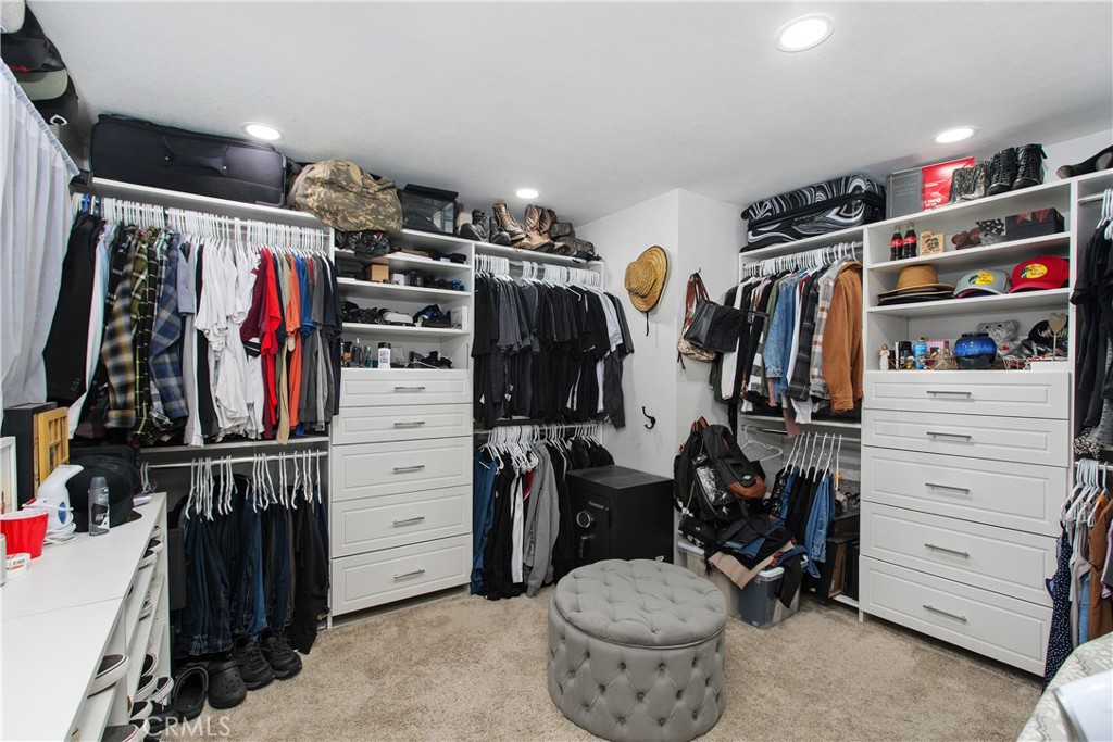 Jurupa Valley, California, 92509, United States, 4 Bedrooms Bedrooms, ,2 BathroomsBathrooms,Residential,For Sale,1987819