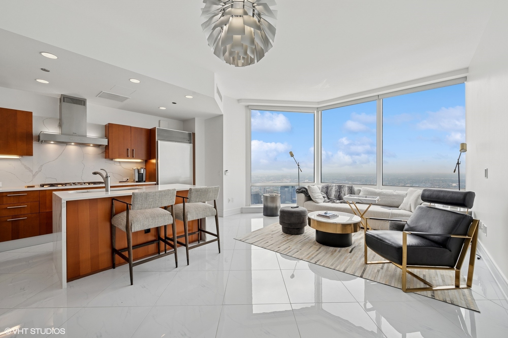 Chicago, Illinois, 60611, United States, 1 Bedroom Bedrooms, ,2 BathroomsBathrooms,Residential,For Sale,1849718