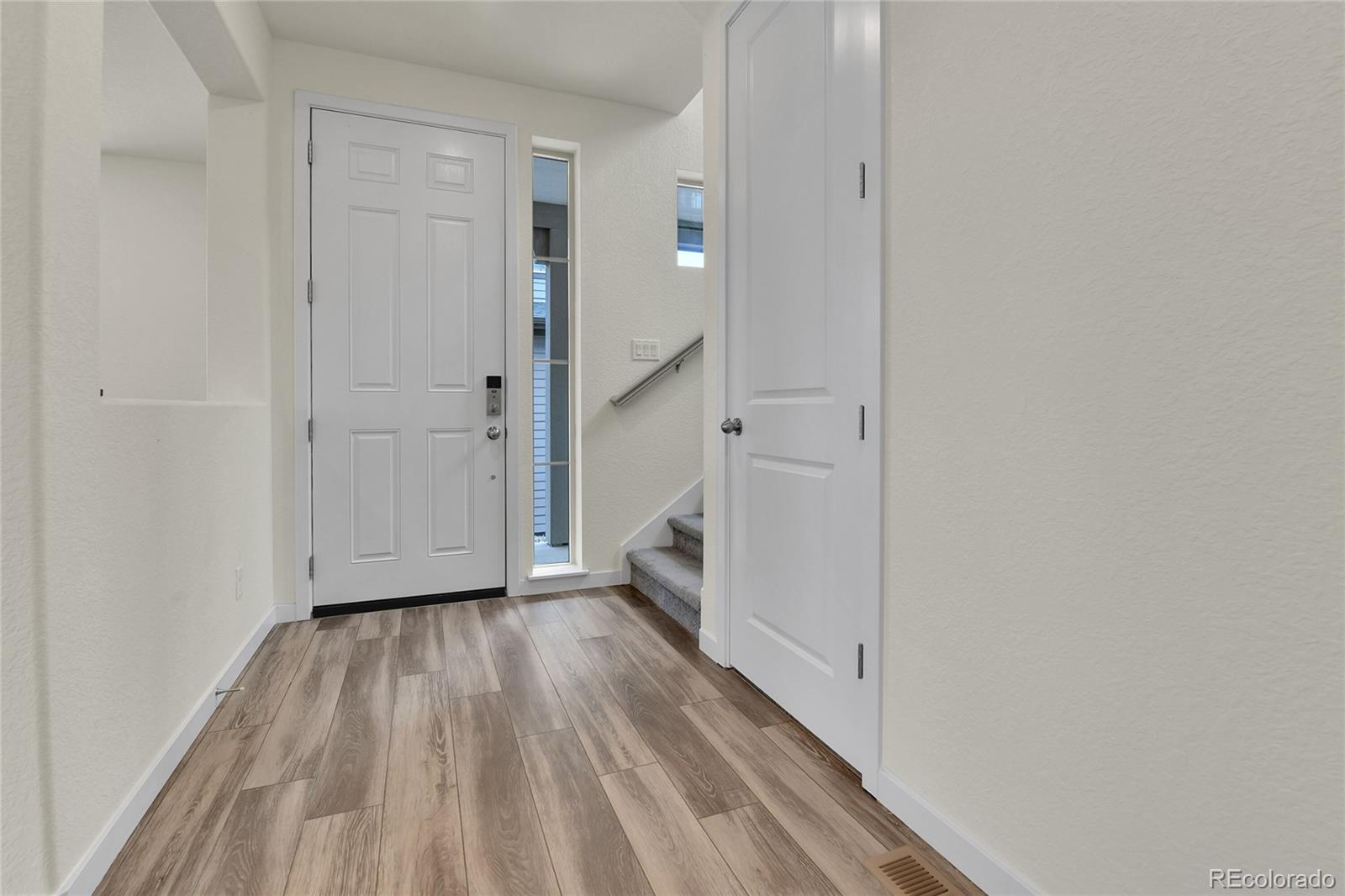 Littleton, Colorado, 80125, United States, 3 Bedrooms Bedrooms, ,3 BathroomsBathrooms,Residential,For Sale,1891675