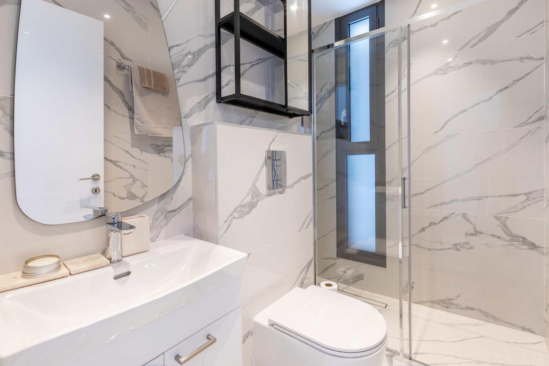  Three Bedroom Penthouse with Underfloor Heating in Germasogeia, Limassol - 物件實景