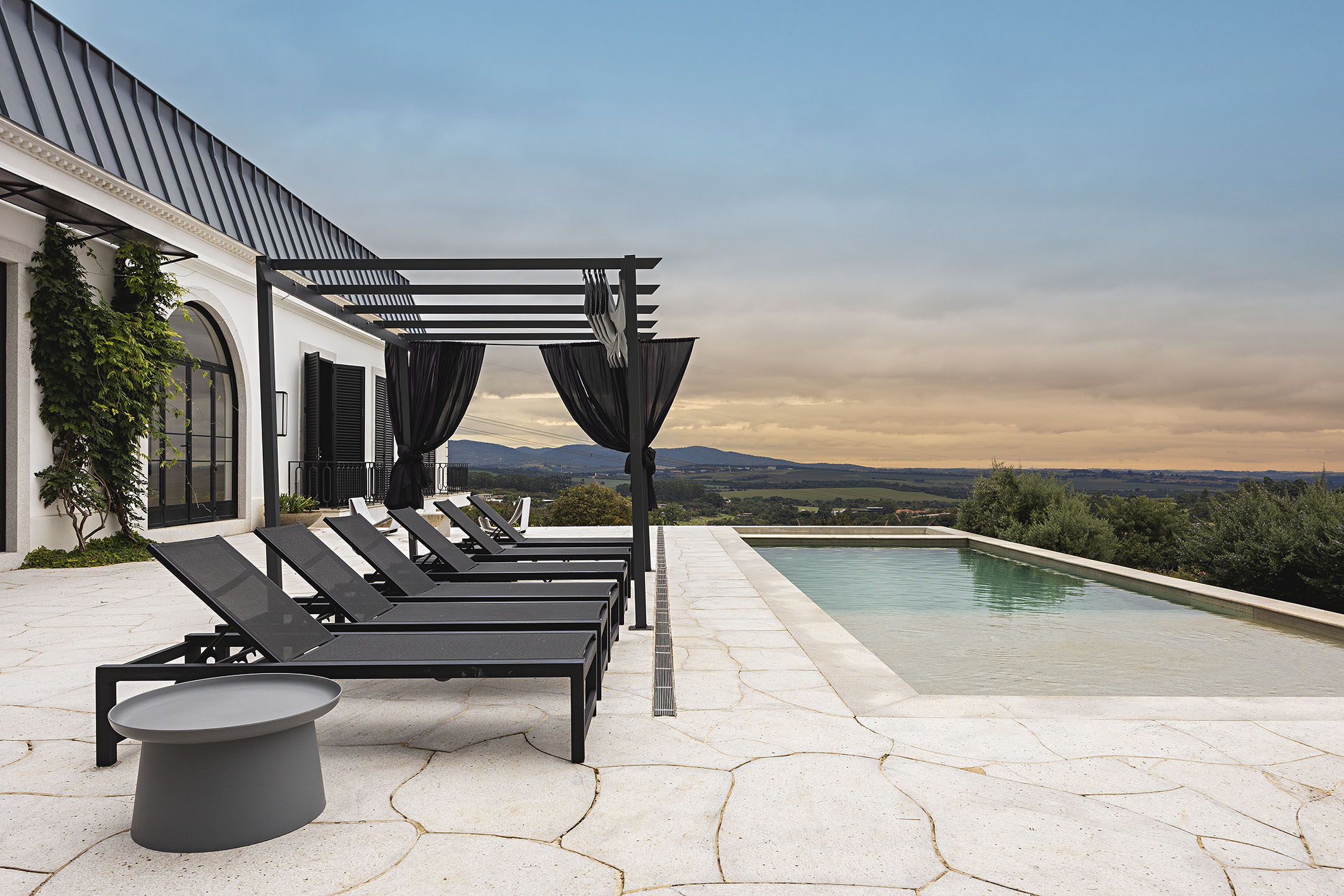  French-Inspired Residence on an Expansive Estate at Fazenda Boa Vista - 物件實景