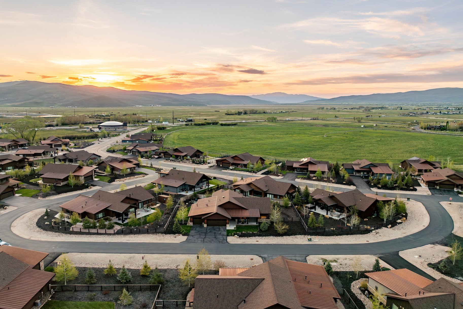  Summit Rambler At High Star Ranch With 3 Car Garage And Expansive Views - 物件實景