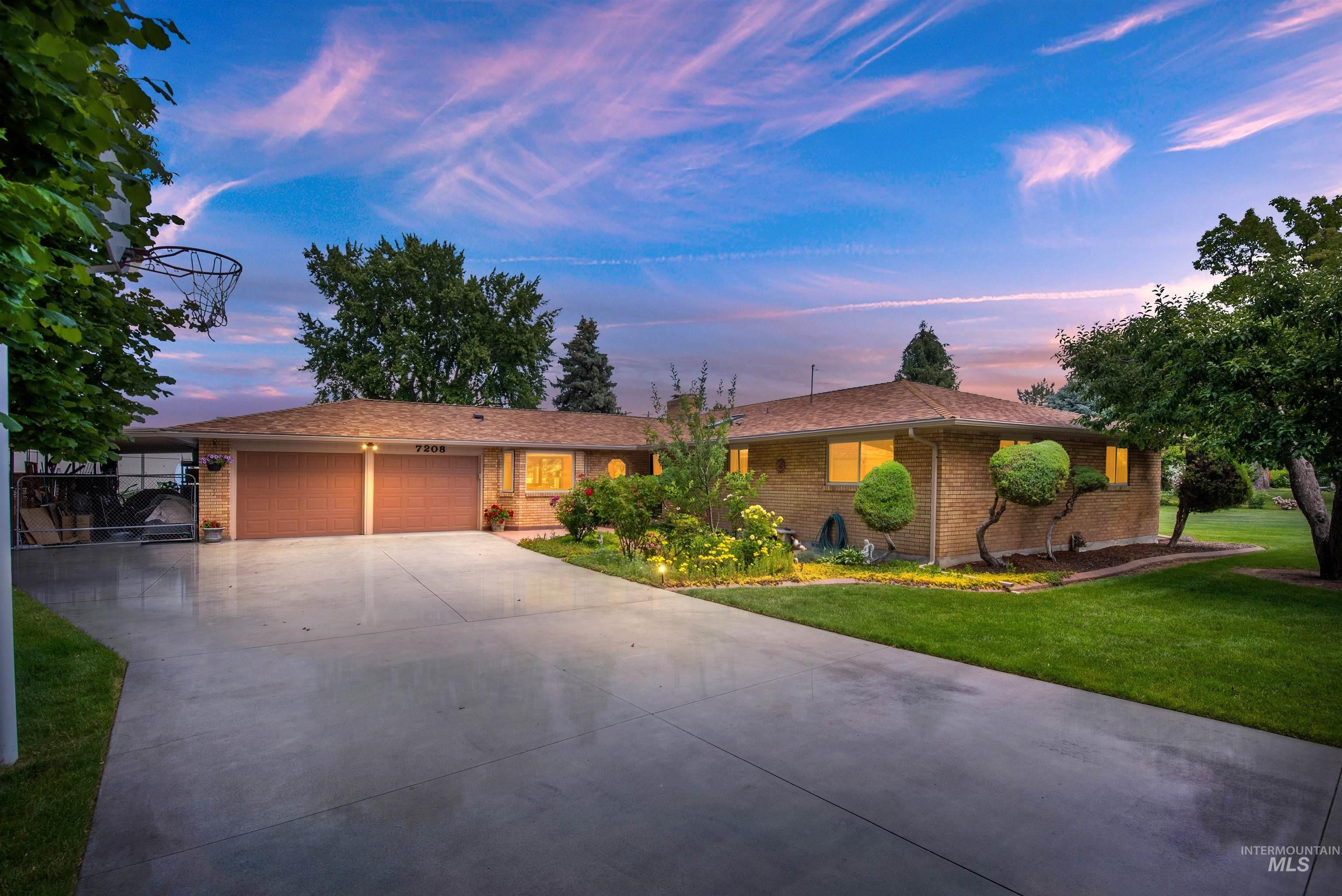 7208 Maxwell, Boise, Idaho, 83704, United States, 4 Bedrooms Bedrooms, ,3 BathroomsBathrooms,Residential,For Sale,7208 Maxwell,1435766