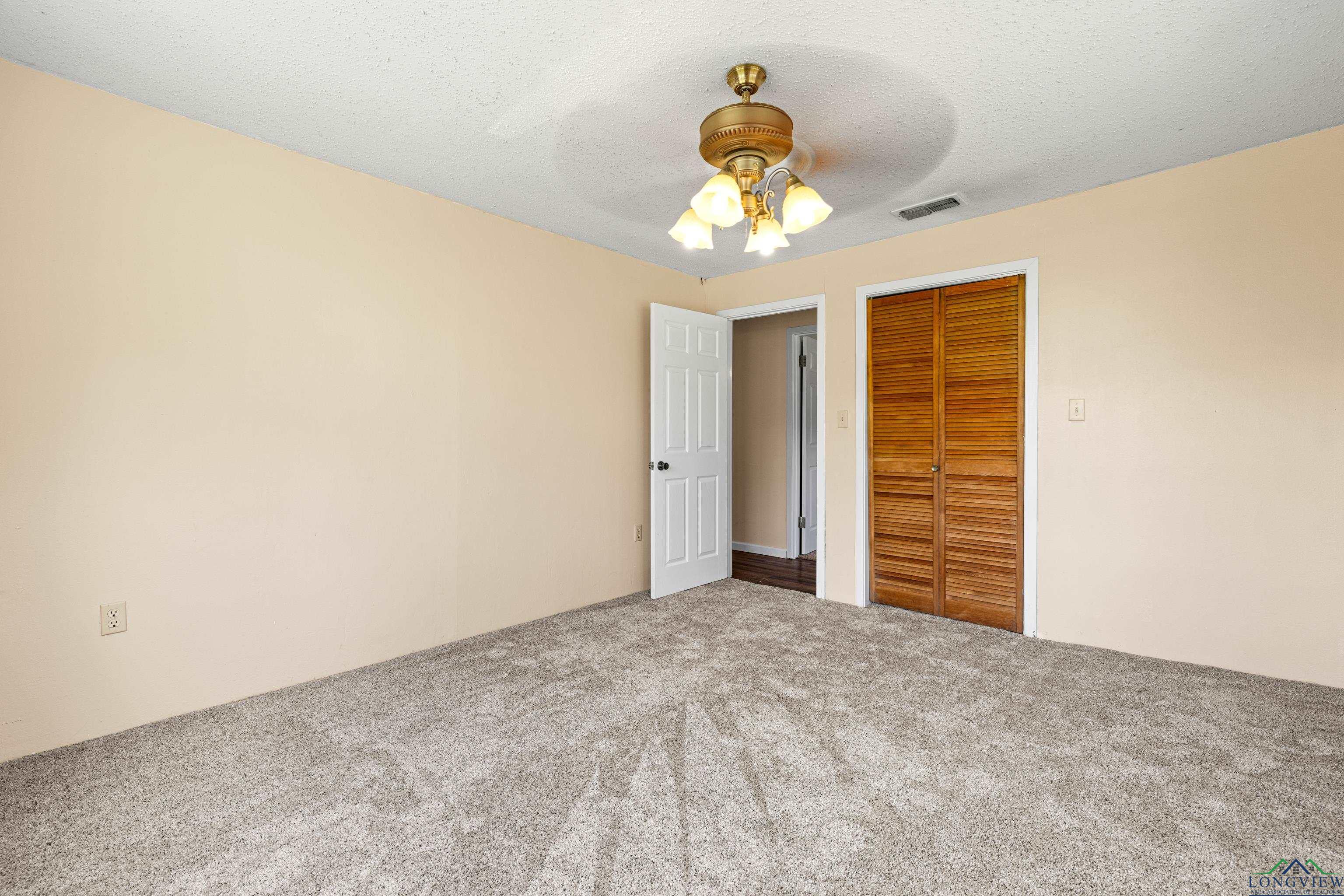 Tatum, Texas, 75691, United States, 3 Bedrooms Bedrooms, ,2 BathroomsBathrooms,Residential,For Sale,1933194