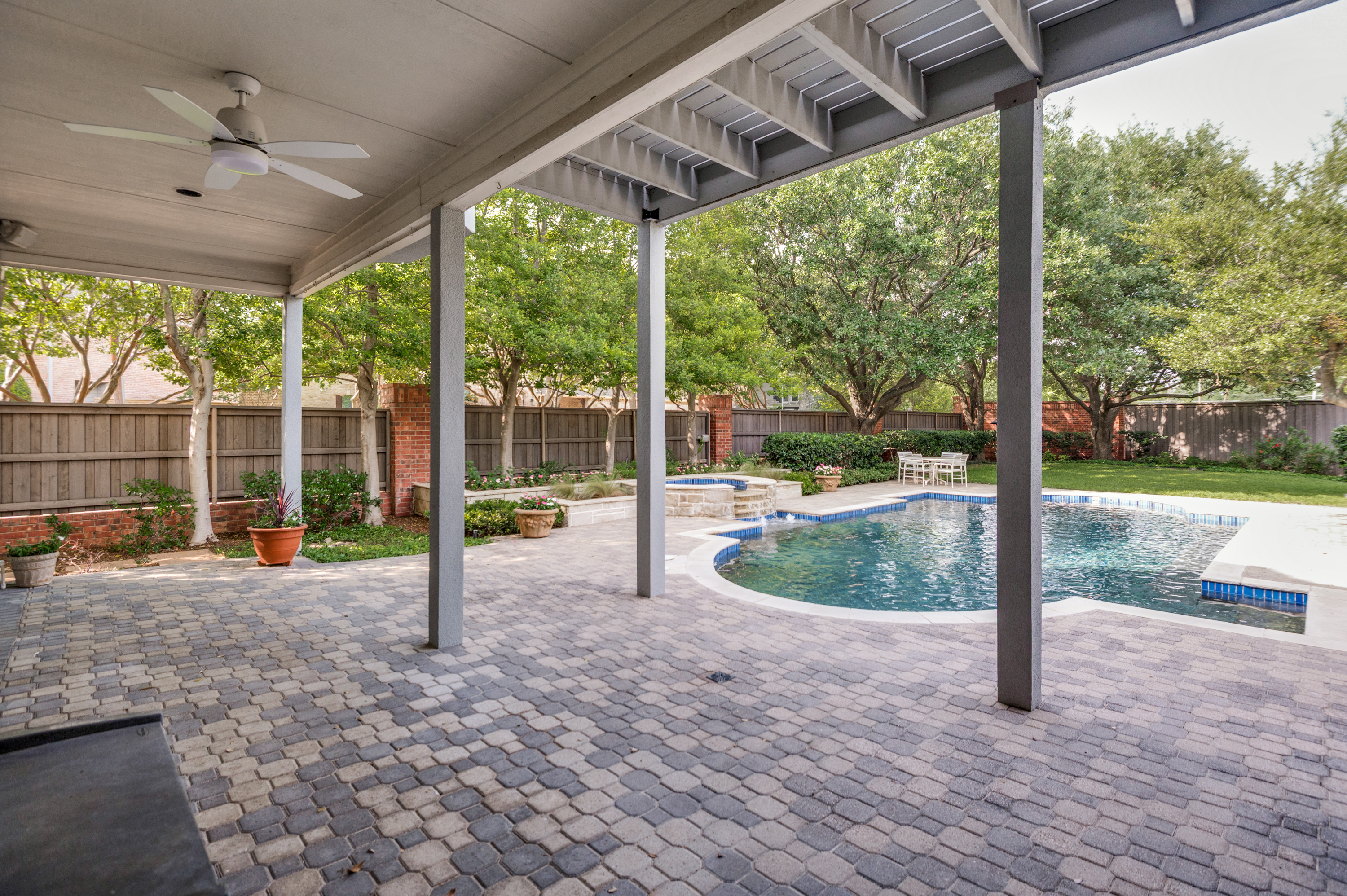  Excellent Opportunity on Edith Court in Midway Hollow - 物件實景