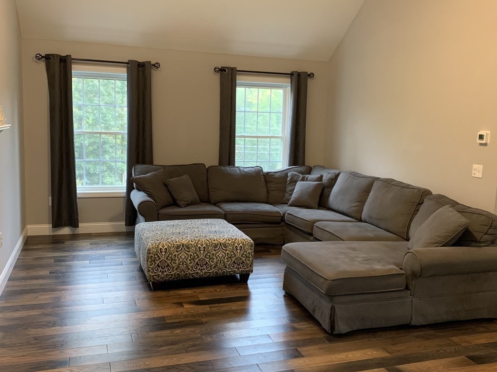 Derry, New Hampshire, 03038, United States, 4 Bedrooms Bedrooms, ,3 BathroomsBathrooms,Residential,For Sale,1942681