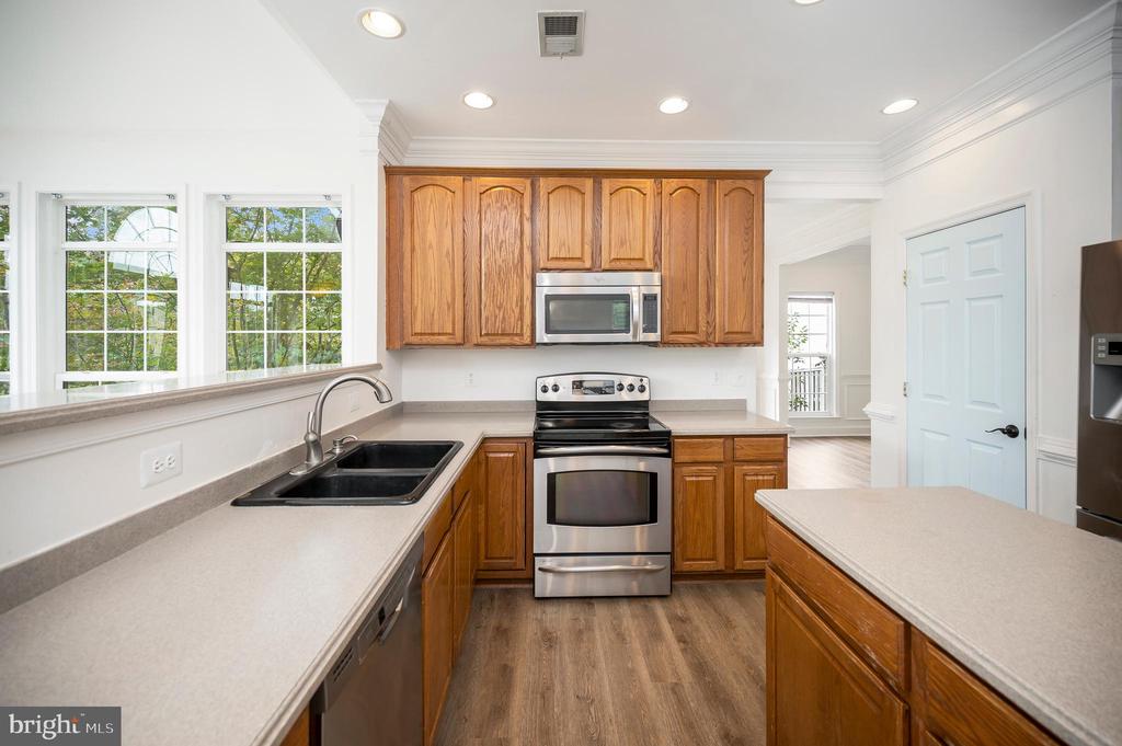 Bealeton, Virginia, 22712, United States, 6 Bedrooms Bedrooms, ,4 BathroomsBathrooms,Residential,For Sale,1916093