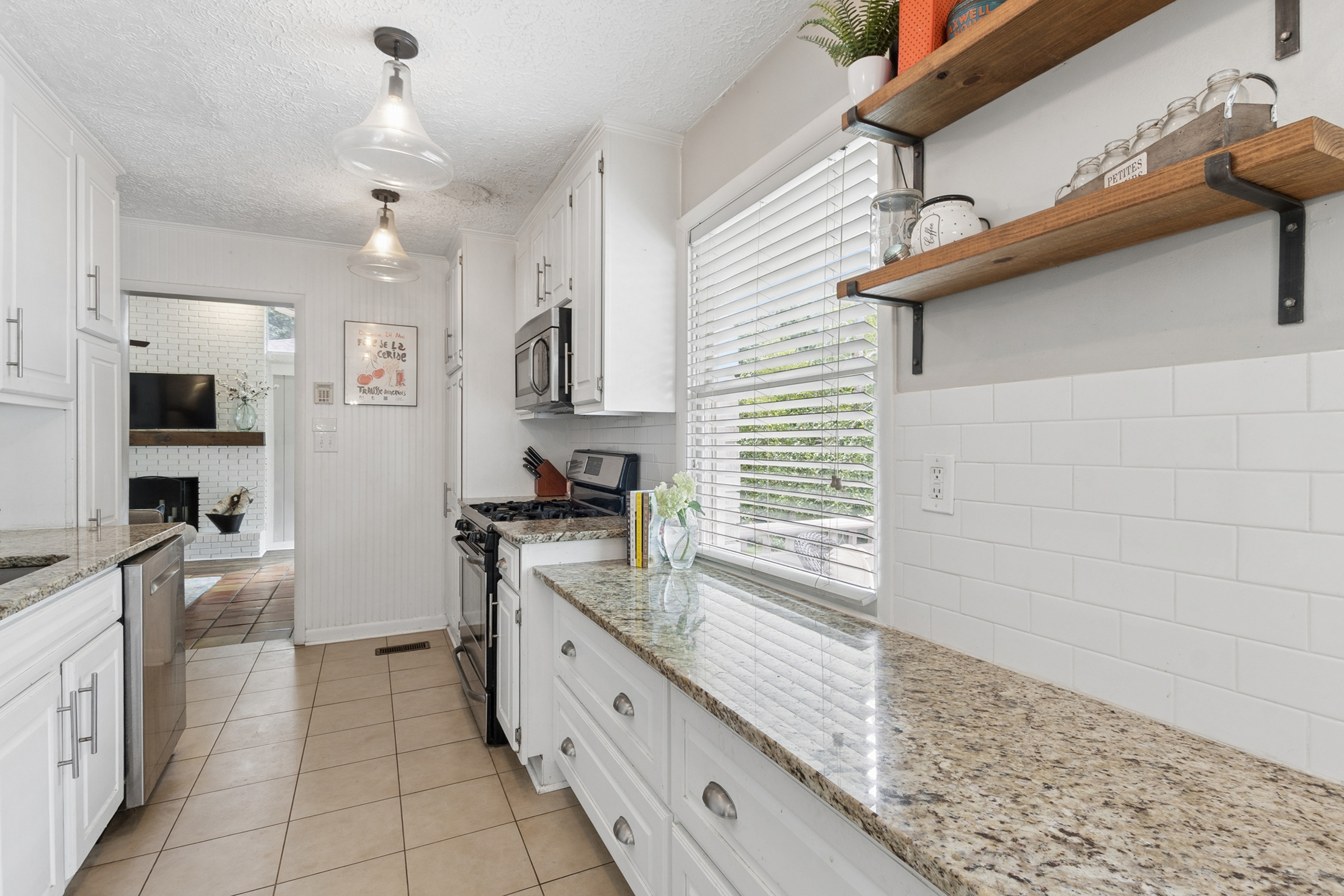  Updated Ranch in Coveted Forest Hills - 物件實景