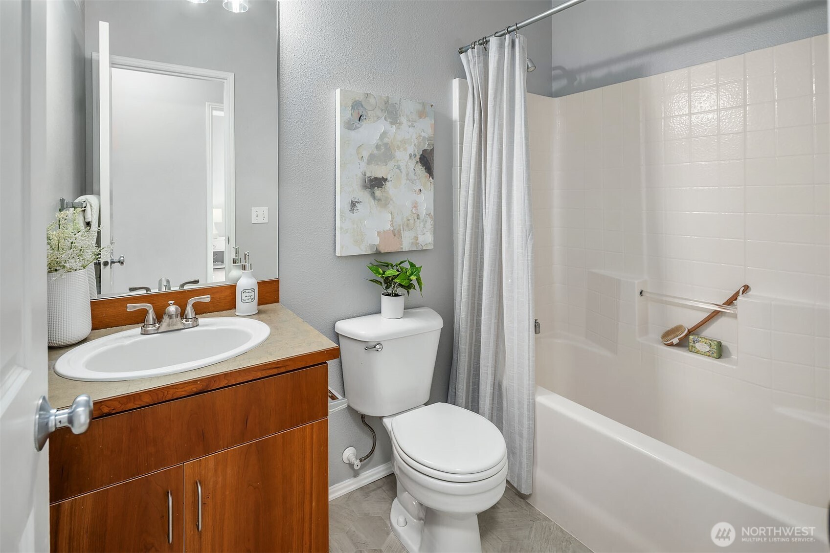 Sammamish, Washington, 98075, United States, 2 Bedrooms Bedrooms, ,2 BathroomsBathrooms,Residential,For Sale,1997338