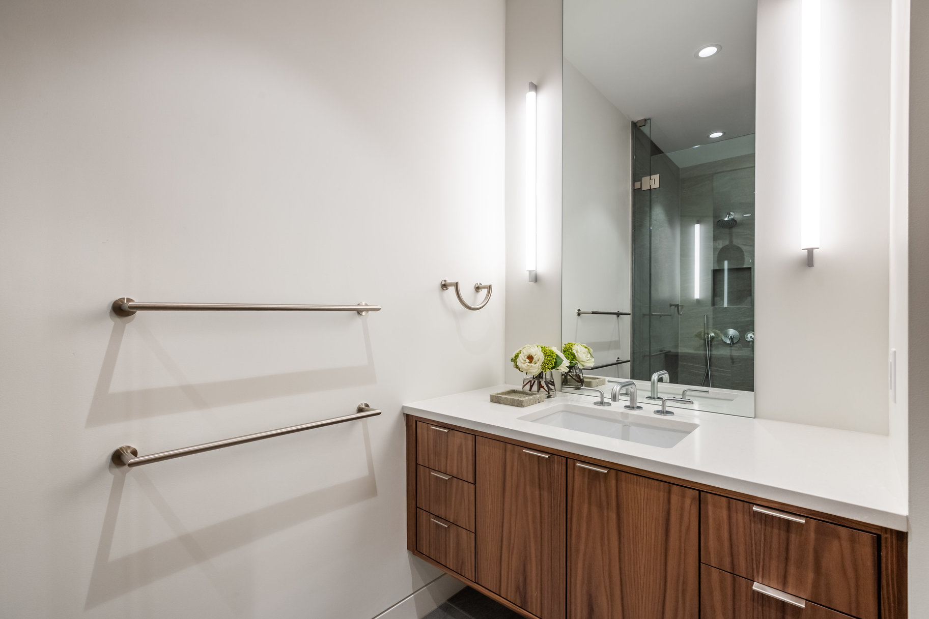  Furnished 5-bedroom Penthouse at Founder