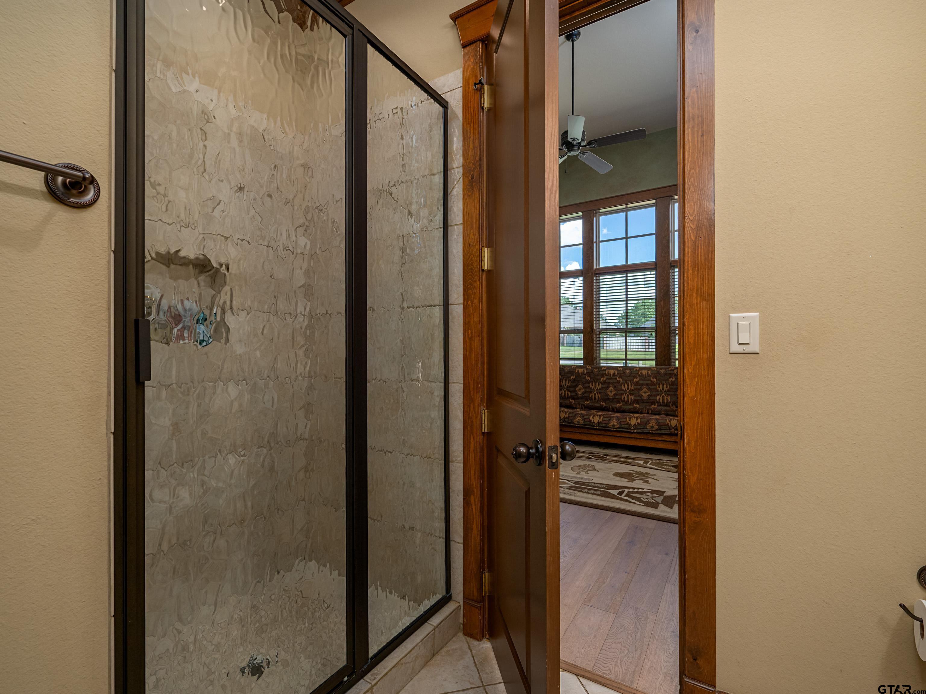 Tyler, Texas, 75703, United States, 4 Bedrooms Bedrooms, ,6 BathroomsBathrooms,Residential,For Sale,1965330