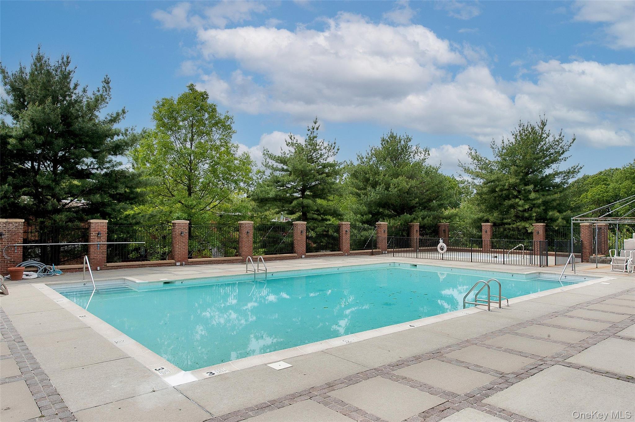  5 Pony Circle, Roslyn Heights, NY, 11577 - 物件實景