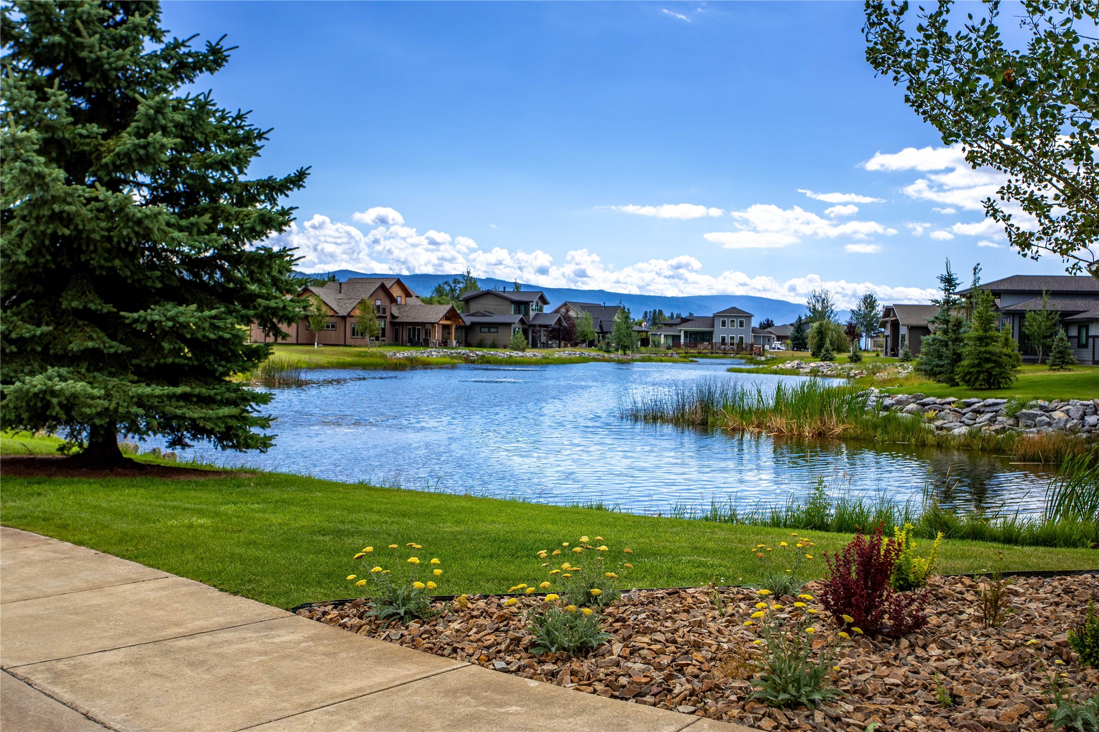  1001 Lake Pointe Drive - 物件實景