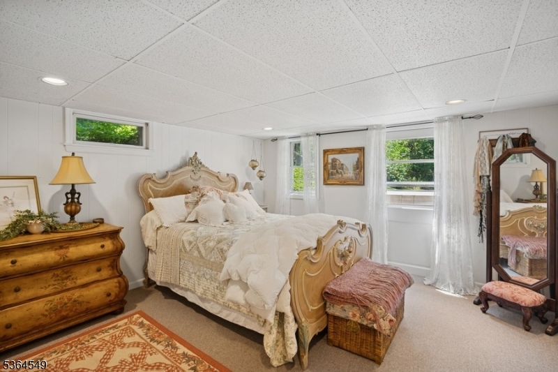 Franklin Twp., New Jersey, 08867, United States, 3 Bedrooms Bedrooms, ,2 BathroomsBathrooms,Residential,For Sale,1926340