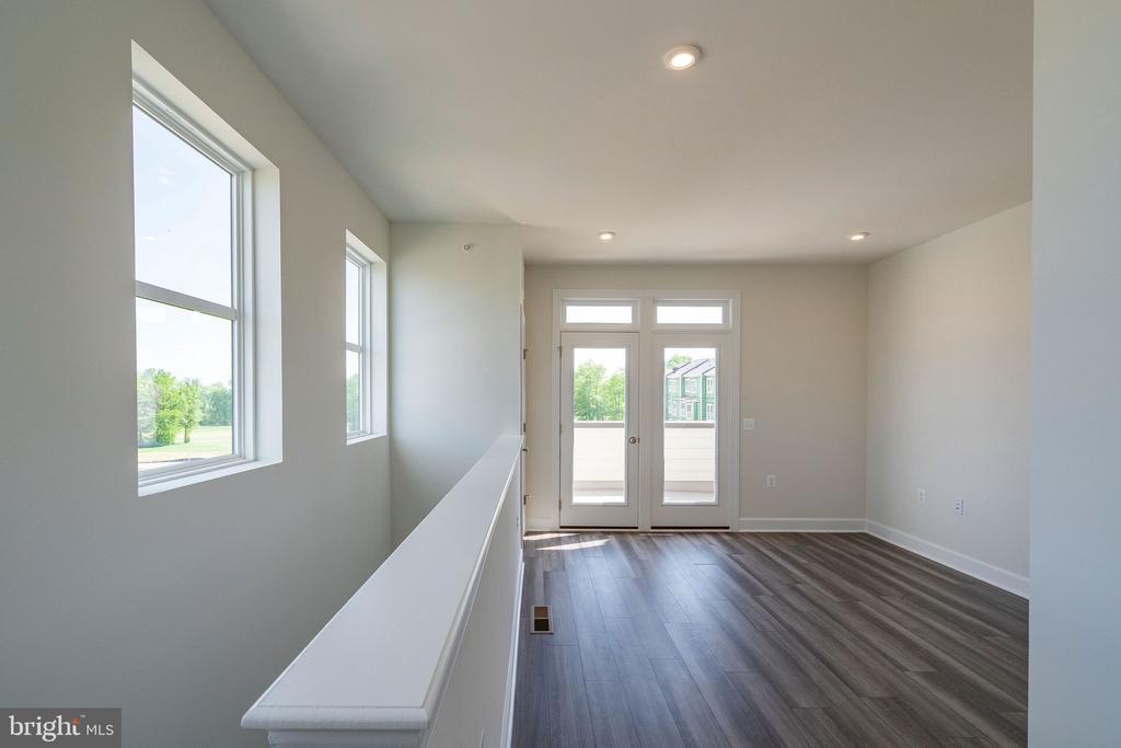 Woodbridge, Virginia, 22191, United States, 4 Bedrooms Bedrooms, ,5 BathroomsBathrooms,Residential,For Sale,2021740