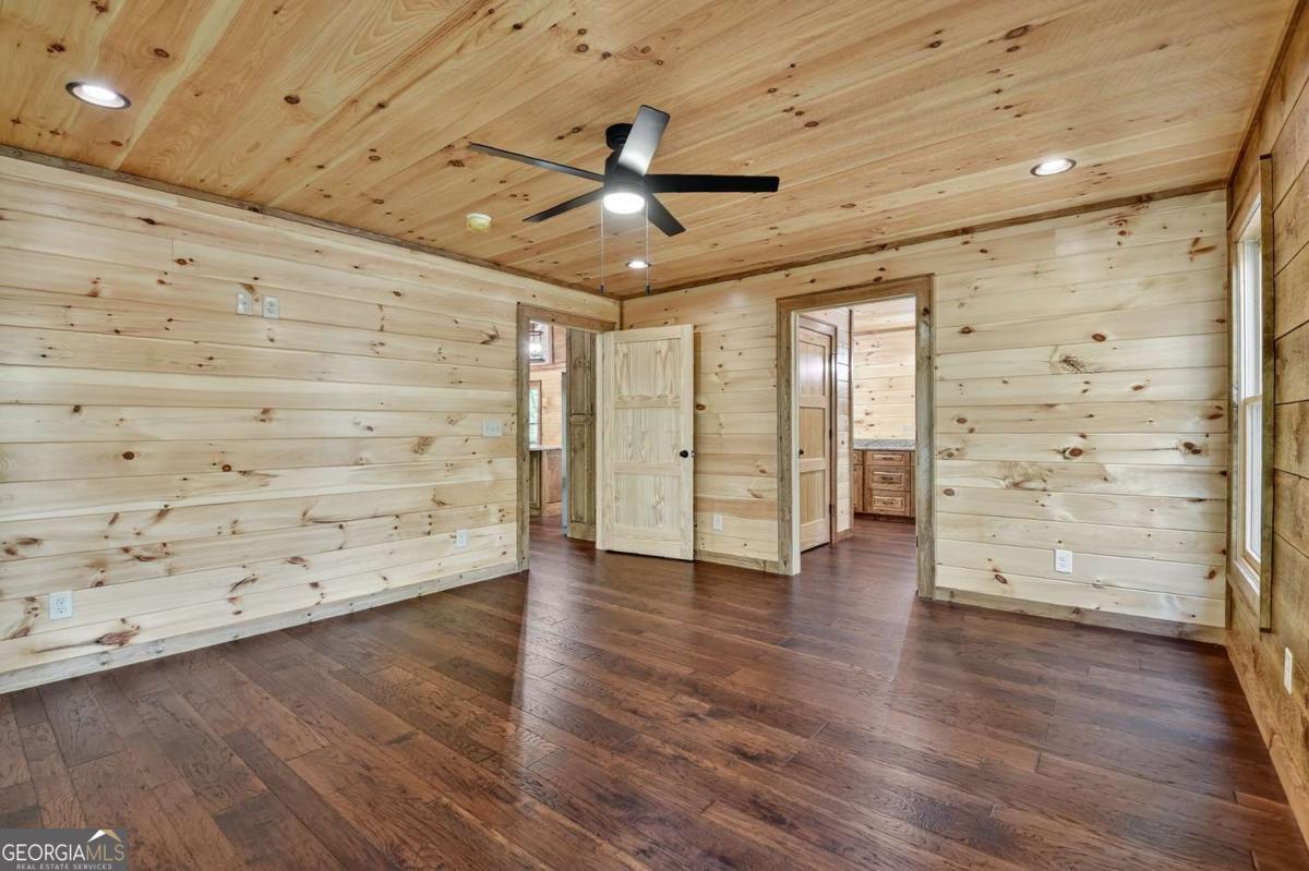 Mineral Bluff, Georgia, 30559, United States, 4 Bedrooms Bedrooms, ,3 BathroomsBathrooms,Residential,For Sale,1953932