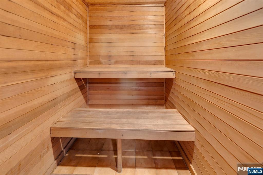 Palisades Park, New Jersey, 07650, United States, 2 Bedrooms Bedrooms, ,3 BathroomsBathrooms,Residential,For Sale,1960727