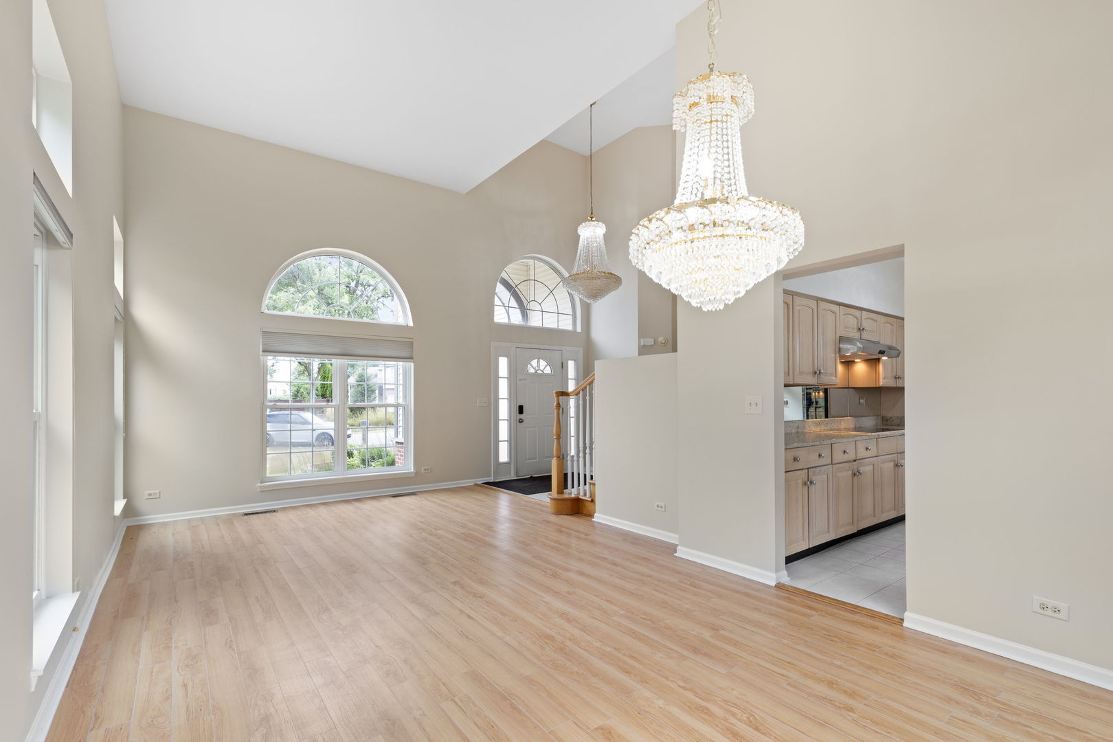 Gurnee, Illinois, 60031, United States, 5 Bedrooms Bedrooms, ,3 BathroomsBathrooms,Residential,For Sale,1940338