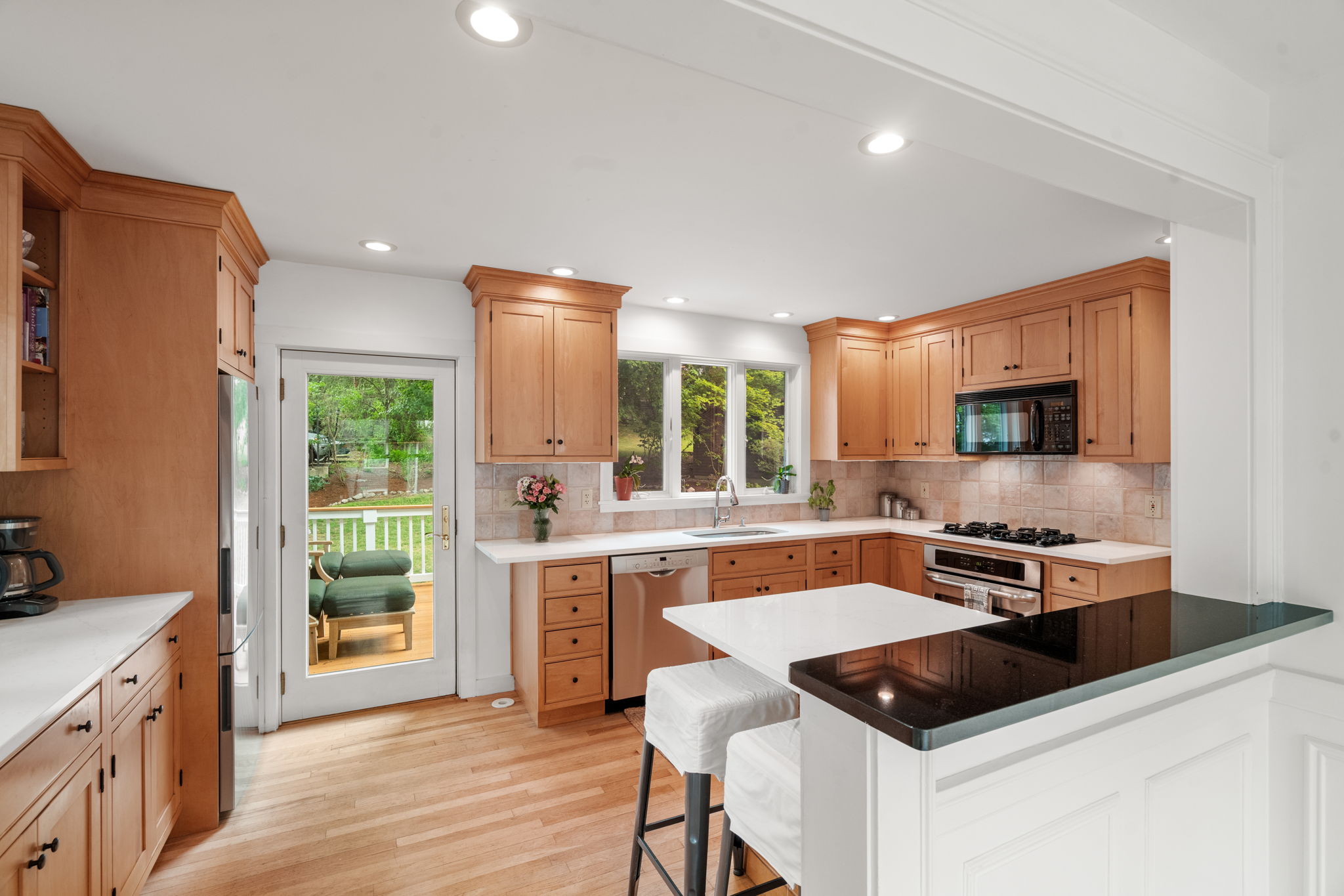  16 Lewis Street, Newton, MA, 02458 - 物件實景