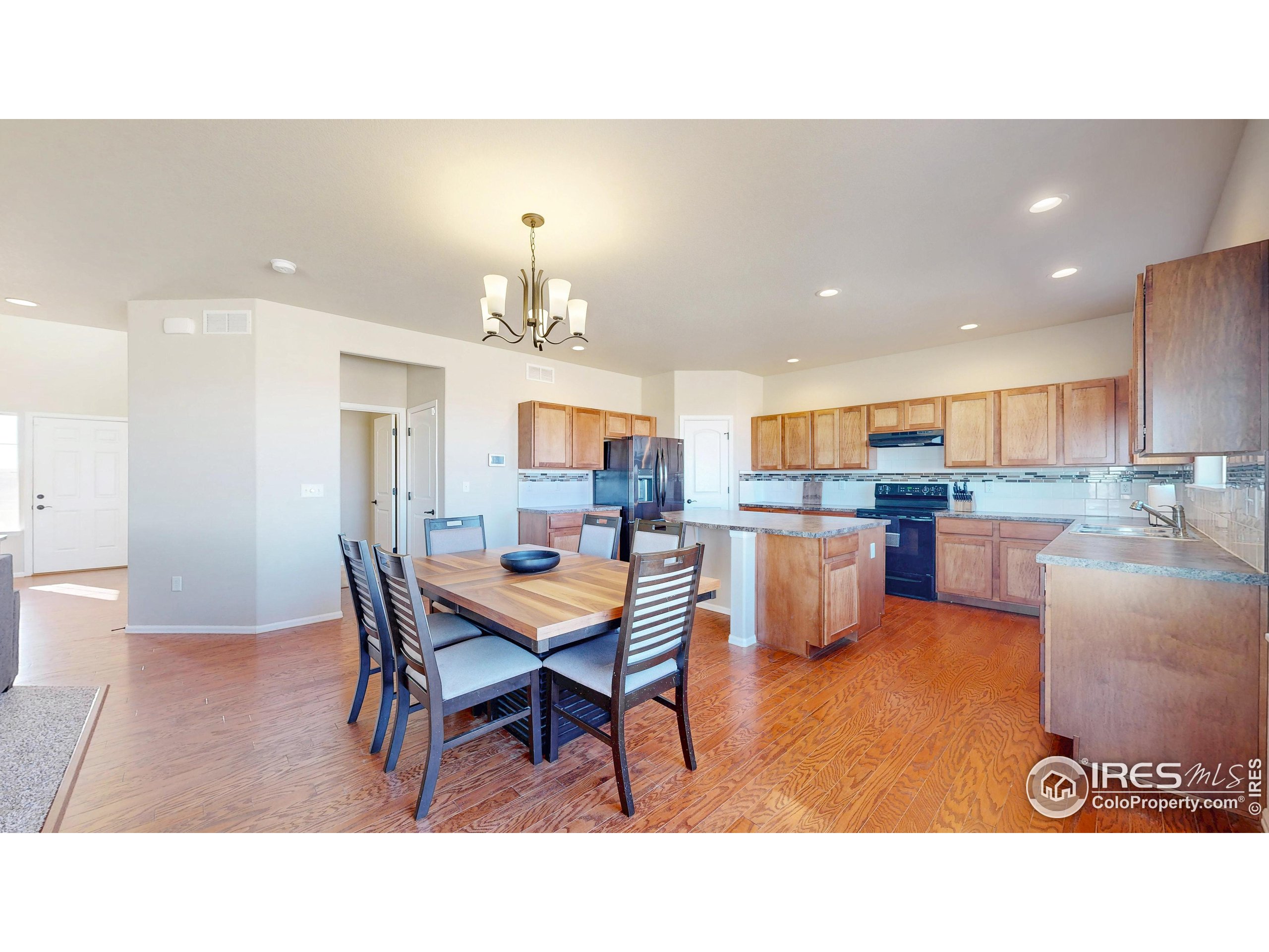Johnstown, Colorado, 80534, United States, 4 Bedrooms Bedrooms, ,3 BathroomsBathrooms,Residential,For Sale,1911413