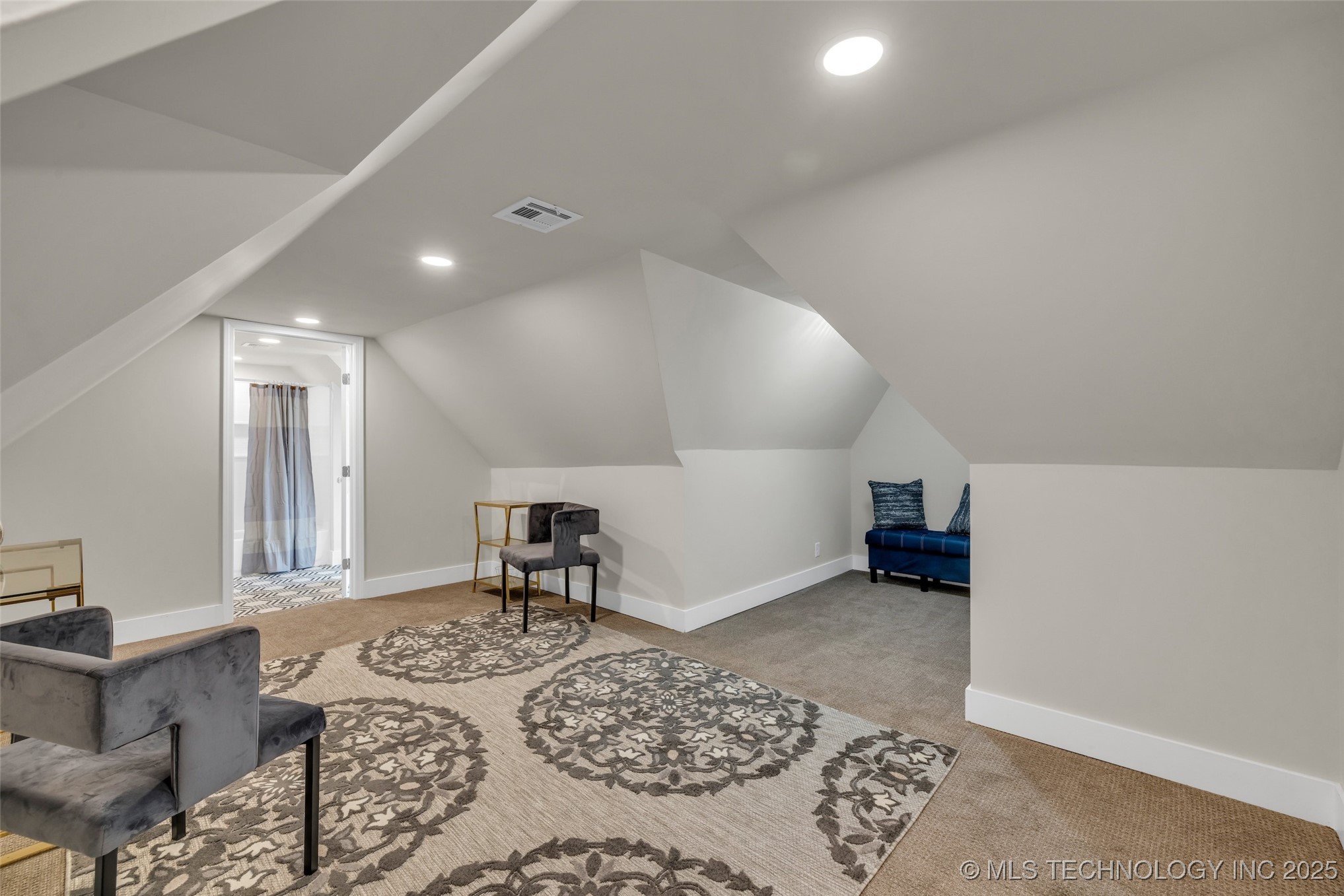 Tulsa, Oklahoma, 74104, United States, 3 Bedrooms Bedrooms, ,3 BathroomsBathrooms,Residential,For Sale,1890482