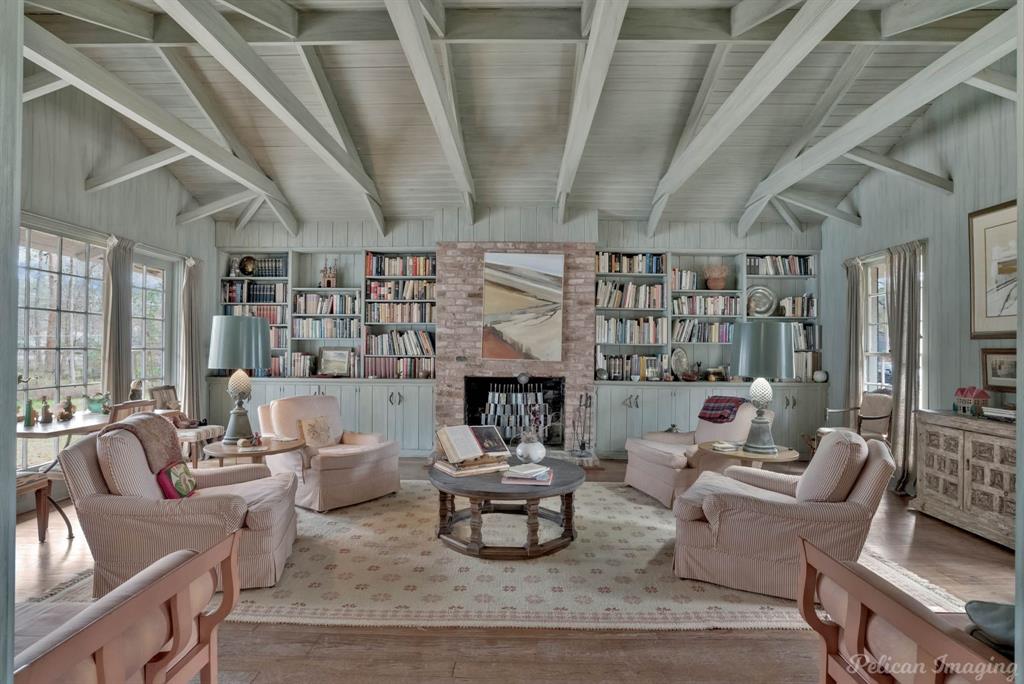 Shreveport, Louisiana, 71106, United States, 5 Bedrooms Bedrooms, ,4 BathroomsBathrooms,Residential,For Sale,1829039