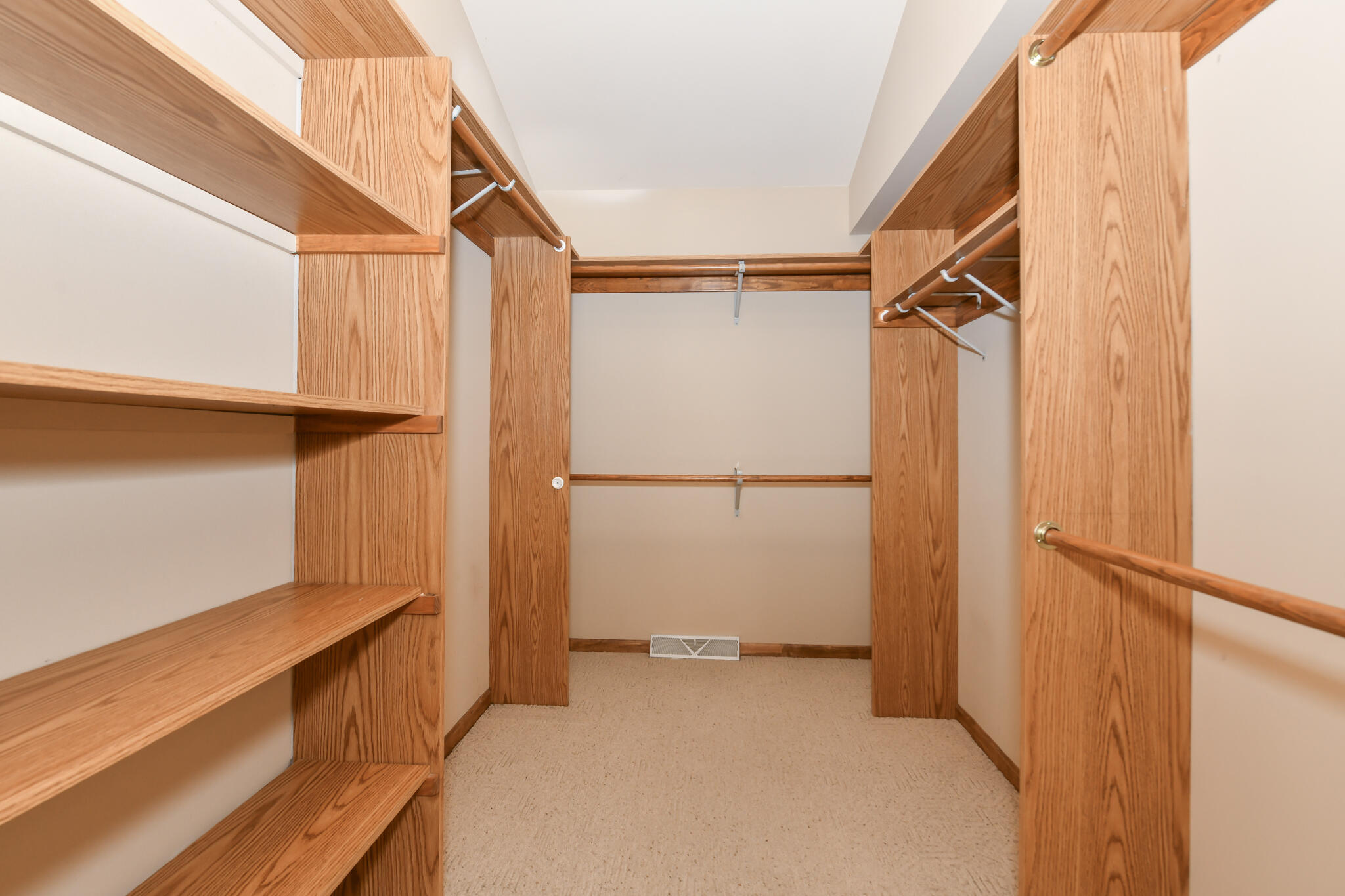 Mount Pleasant, Wisconsin, 53406, United States, 4 Bedrooms Bedrooms, ,3 BathroomsBathrooms,Residential,For Sale,1989473