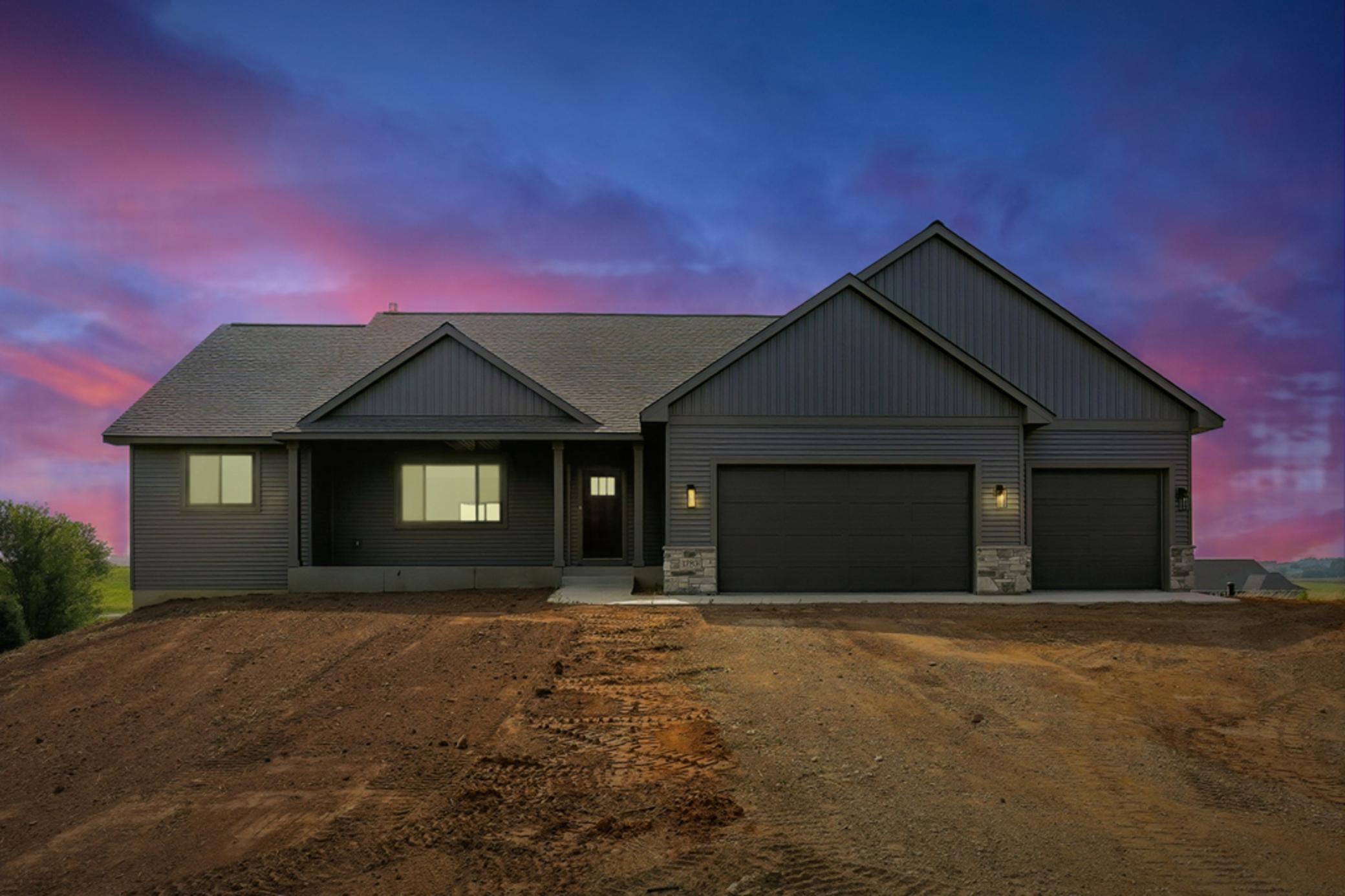 Hammond, Wisconsin, 54015, United States, 3 Bedrooms Bedrooms, ,2 BathroomsBathrooms,Residential,For Sale,1949825