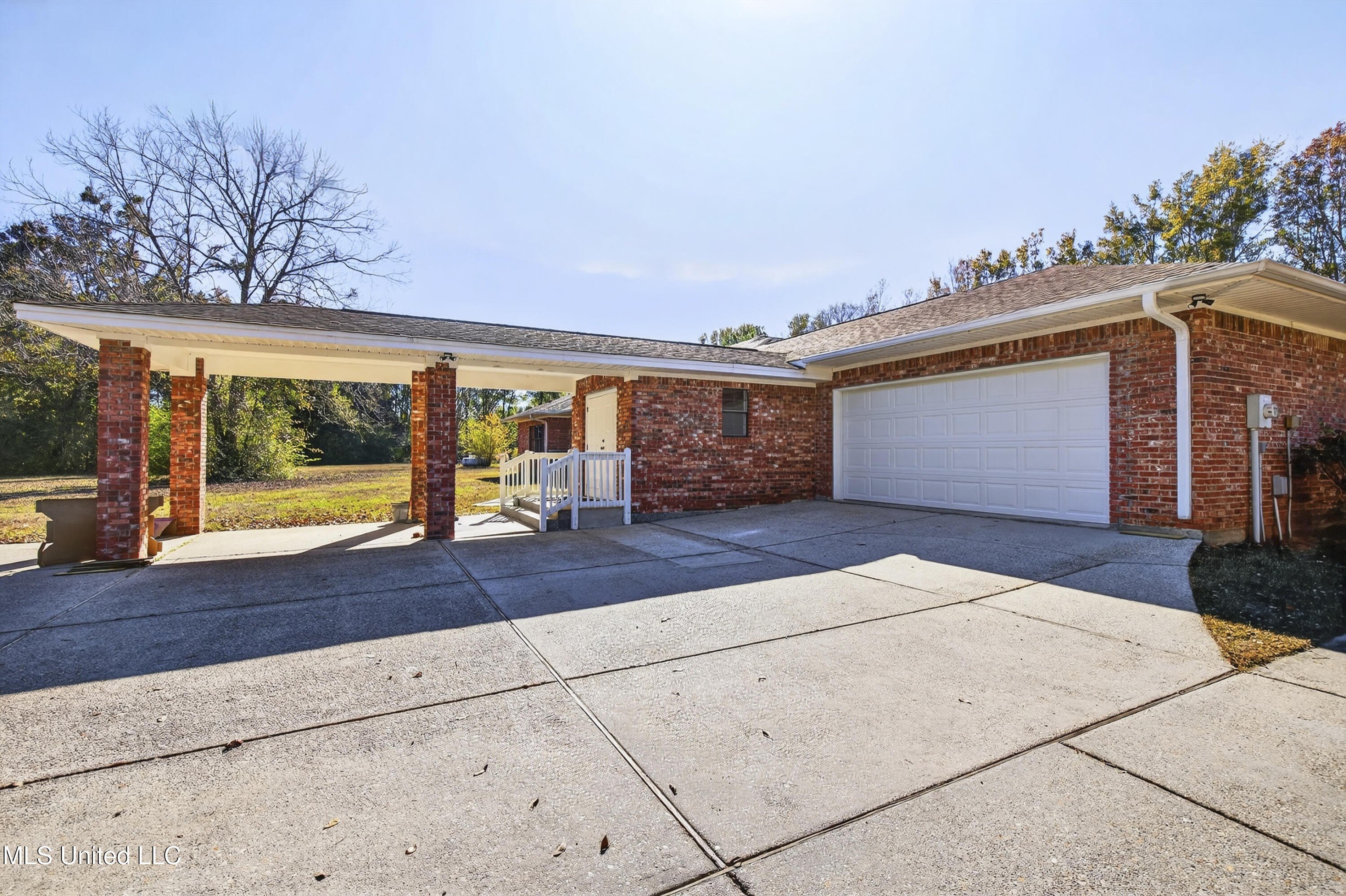 Gulfport, Mississippi, 39503, United States, 5 Bedrooms Bedrooms, ,5 BathroomsBathrooms,Residential,For Sale,2009063