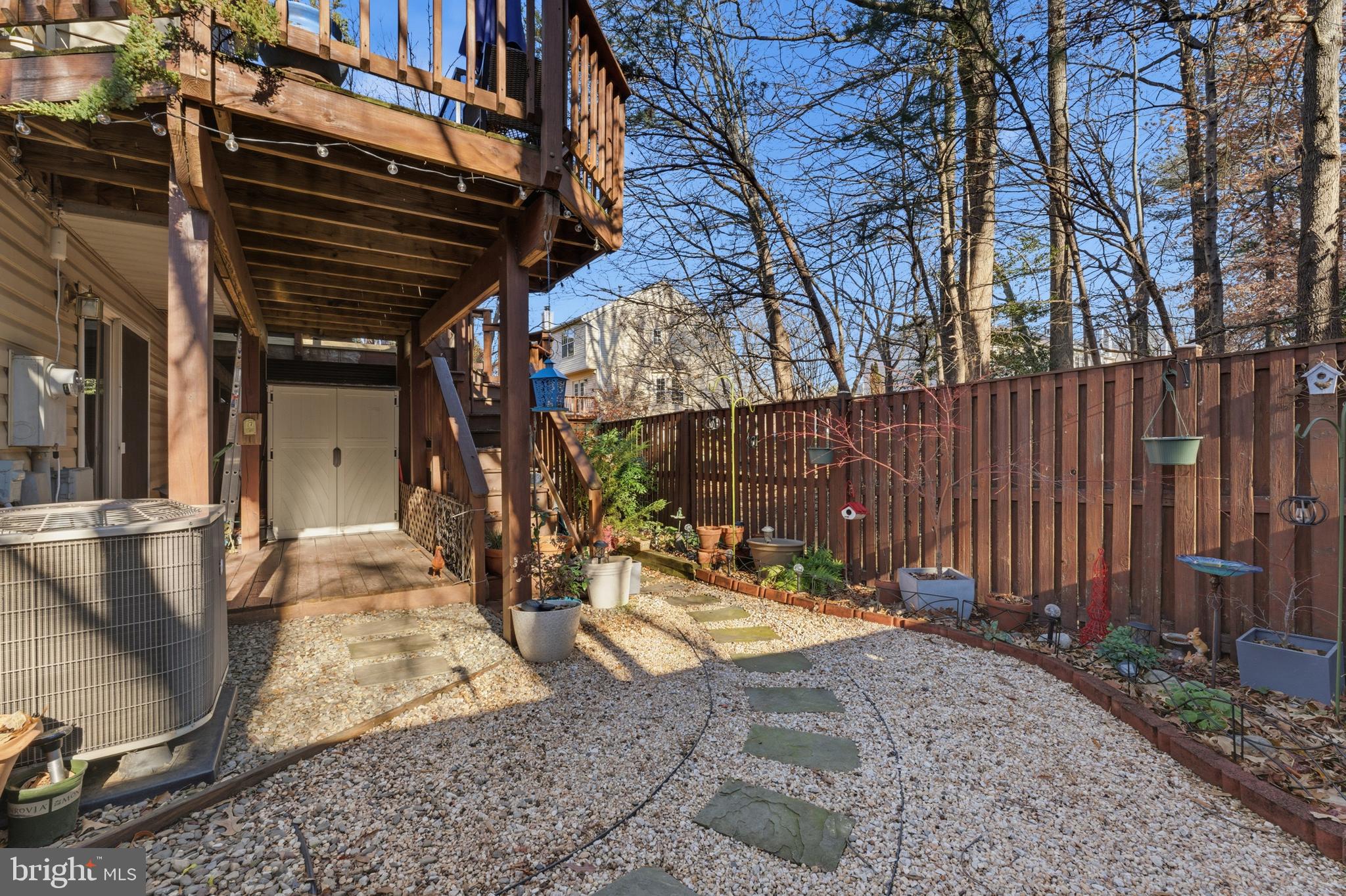 Clifton, Virginia, 20124, United States, 2 Bedrooms Bedrooms, ,3 BathroomsBathrooms,Residential,For Sale,2001572